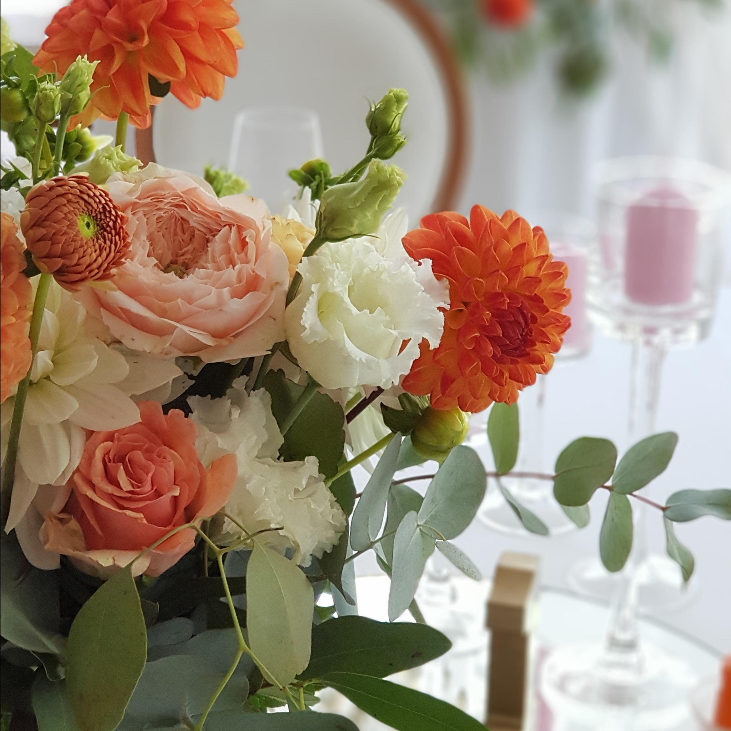 Композиция на стол Фото зона цветочная композиция оформление свадьбы kāzu dekors kāzas līgava