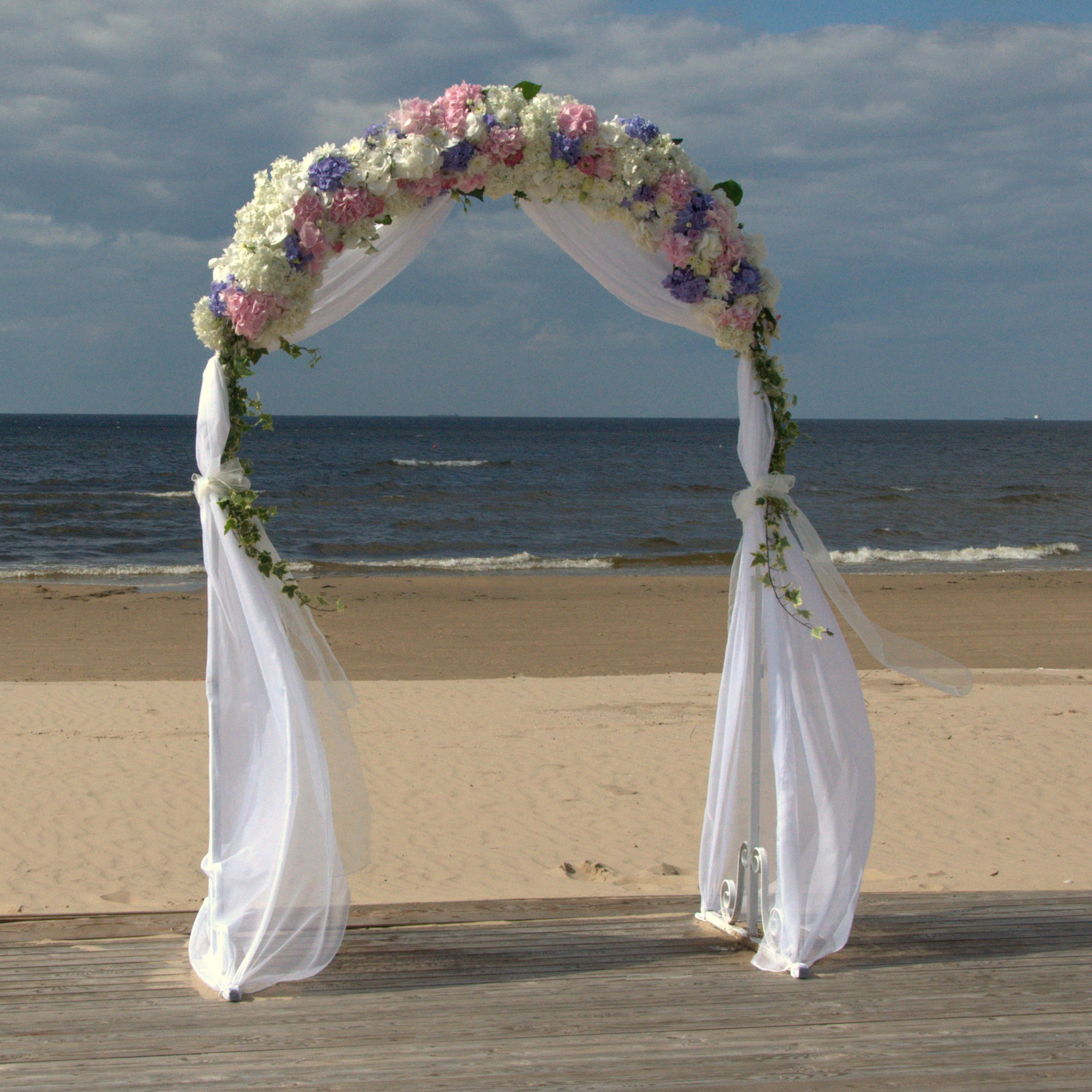 свадебная церемония
арка из живых цветов
оформление арки
выездная церемония
штатив с цветами
Laulīby reģestrācija
kāzu Arka
arka ar dzīviem ziediem