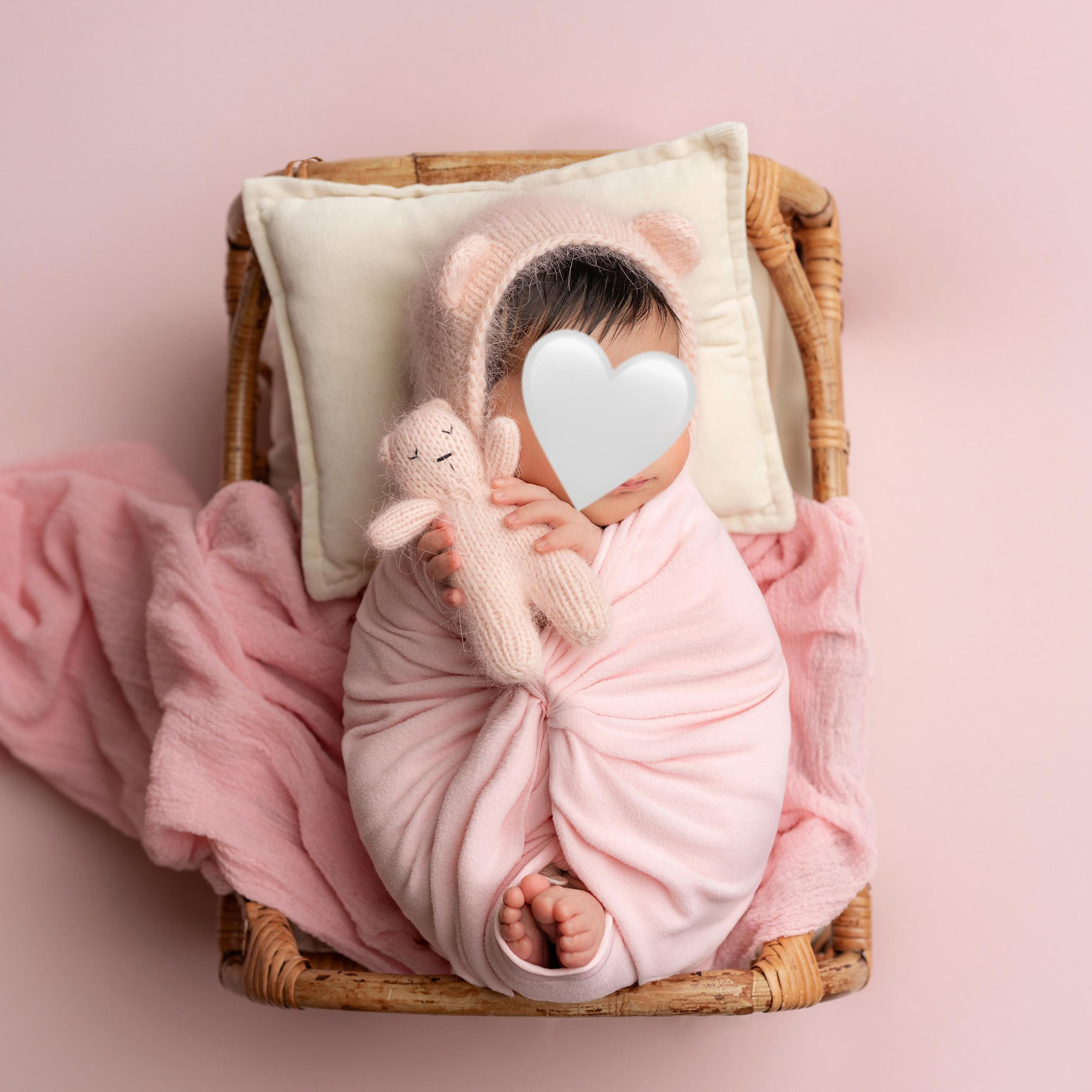 TESTIMONIALS. Newborn, Sitter and Cake Smash Photographer in Doha, Qatar