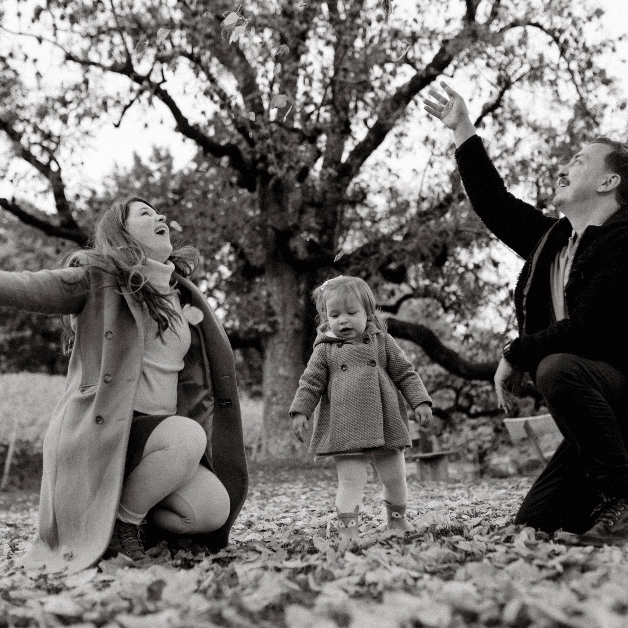 Reviews. Polina Sobol — family & documentary photographer in Bern. Outdoor & urban photo sessions for families, kids and couples