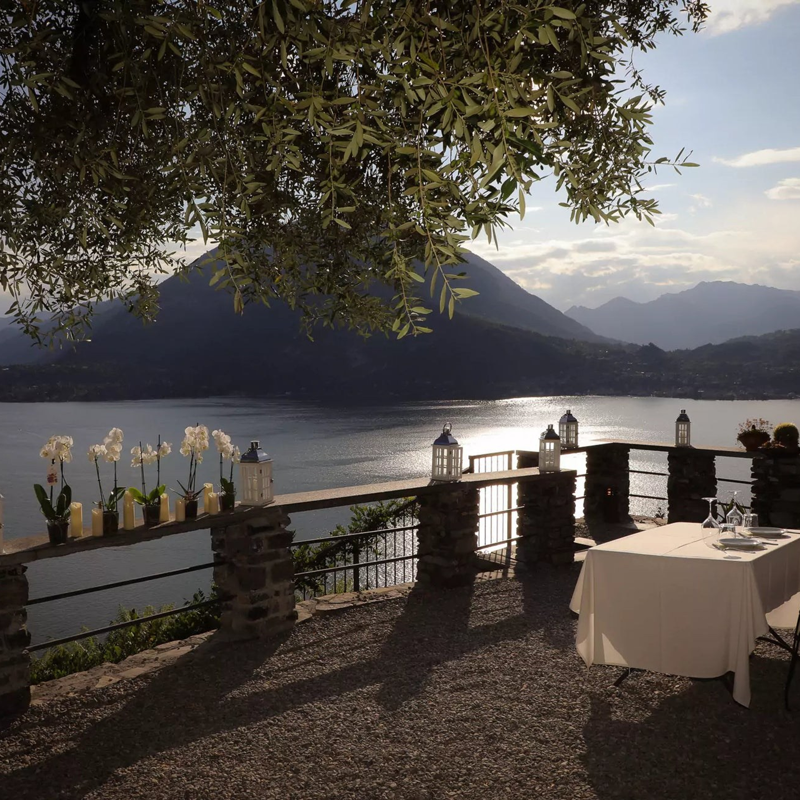 Lake view proposal. Wedding and proposal photographer Italy Como Milan Pavia Bergamo Tuscany Marija Galaka