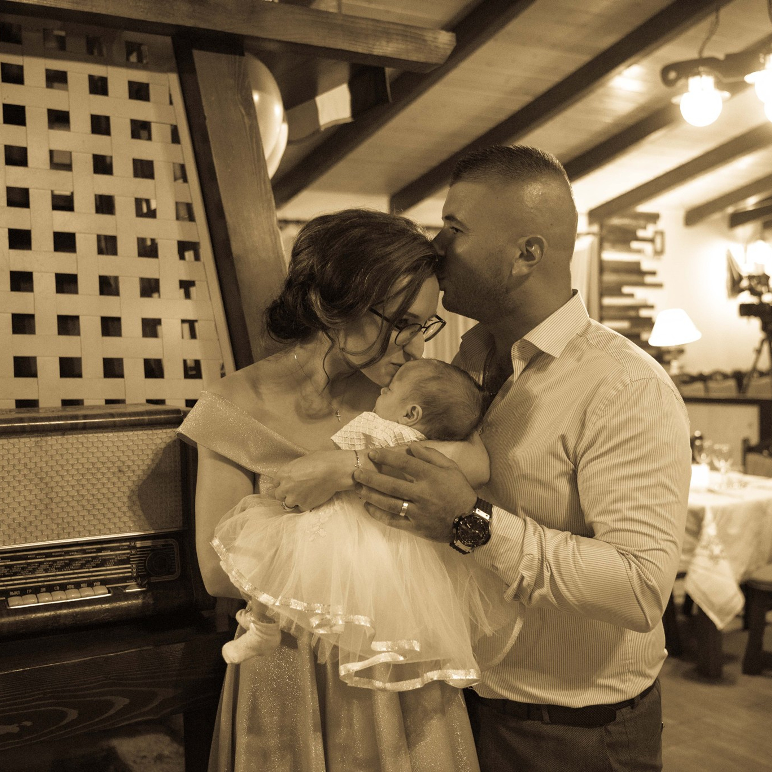 Fotograf Nuntă Profesional — Fotografie Jurnalistică și Clasică Lucaci Cornel. Fotograf de nuntă, corporate, botezuri, majorate și aniversări Roman, Lucaci Cornel