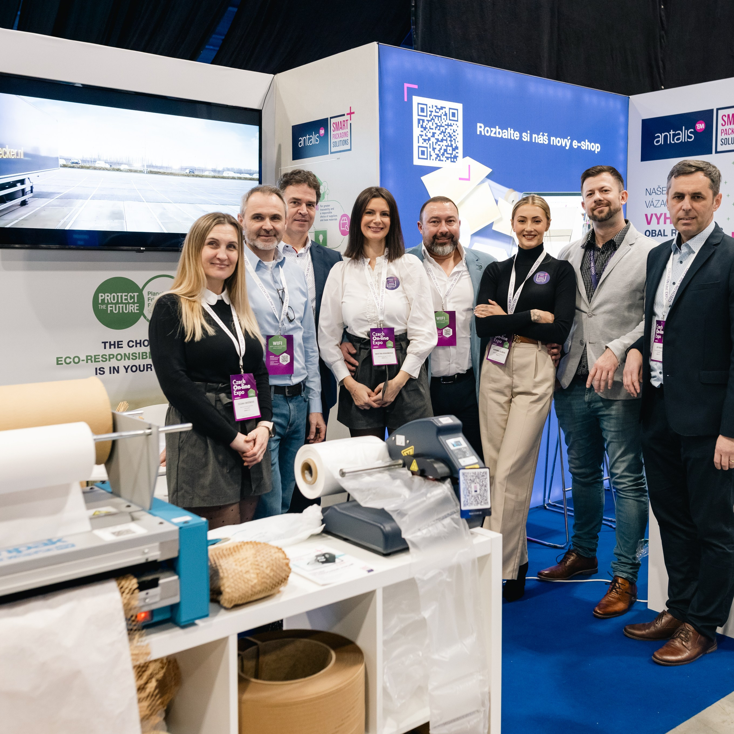 Review. Dana Lišková — Empathetic Photographer | Introspective Artist |Neurodivergent Coach | Founder of Artepy.cz