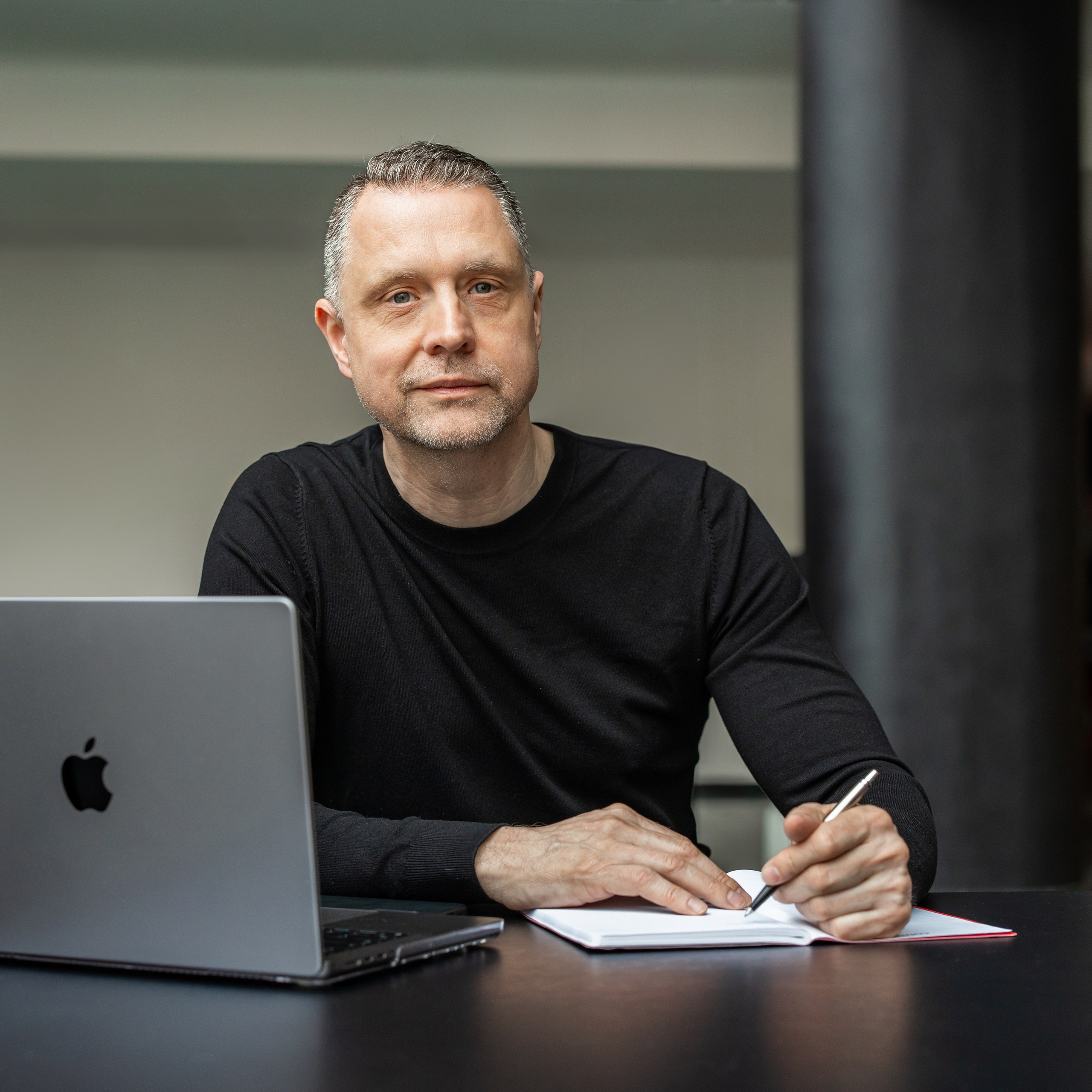 Review. Dana Lišková — Empathetic Photographer | Introspective Artist |Neurodivergent Coach | Founder of Artepy.cz