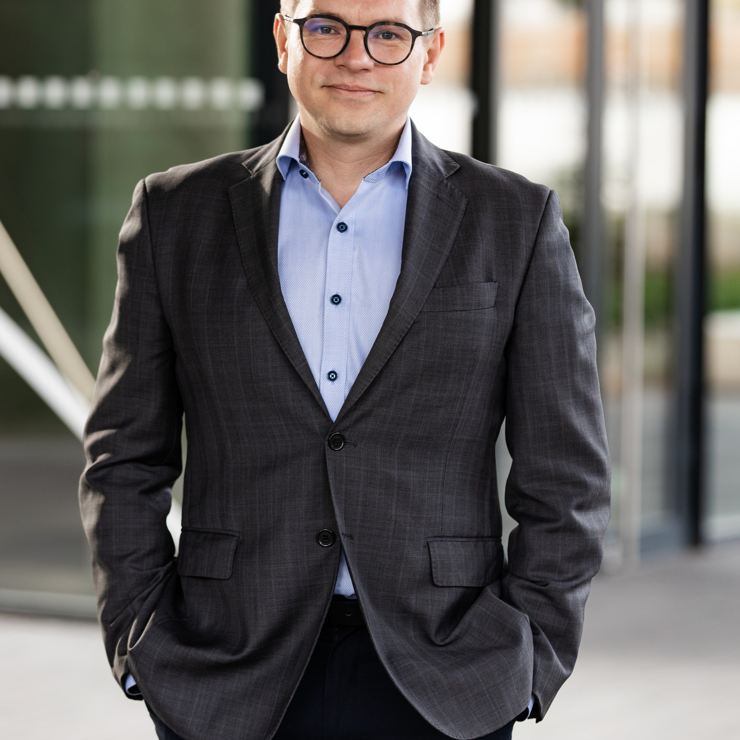 Review. Dana Lišková — Empathetic Photographer | Introspective Artist |Neurodivergent Coach | Founder of Artepy.cz