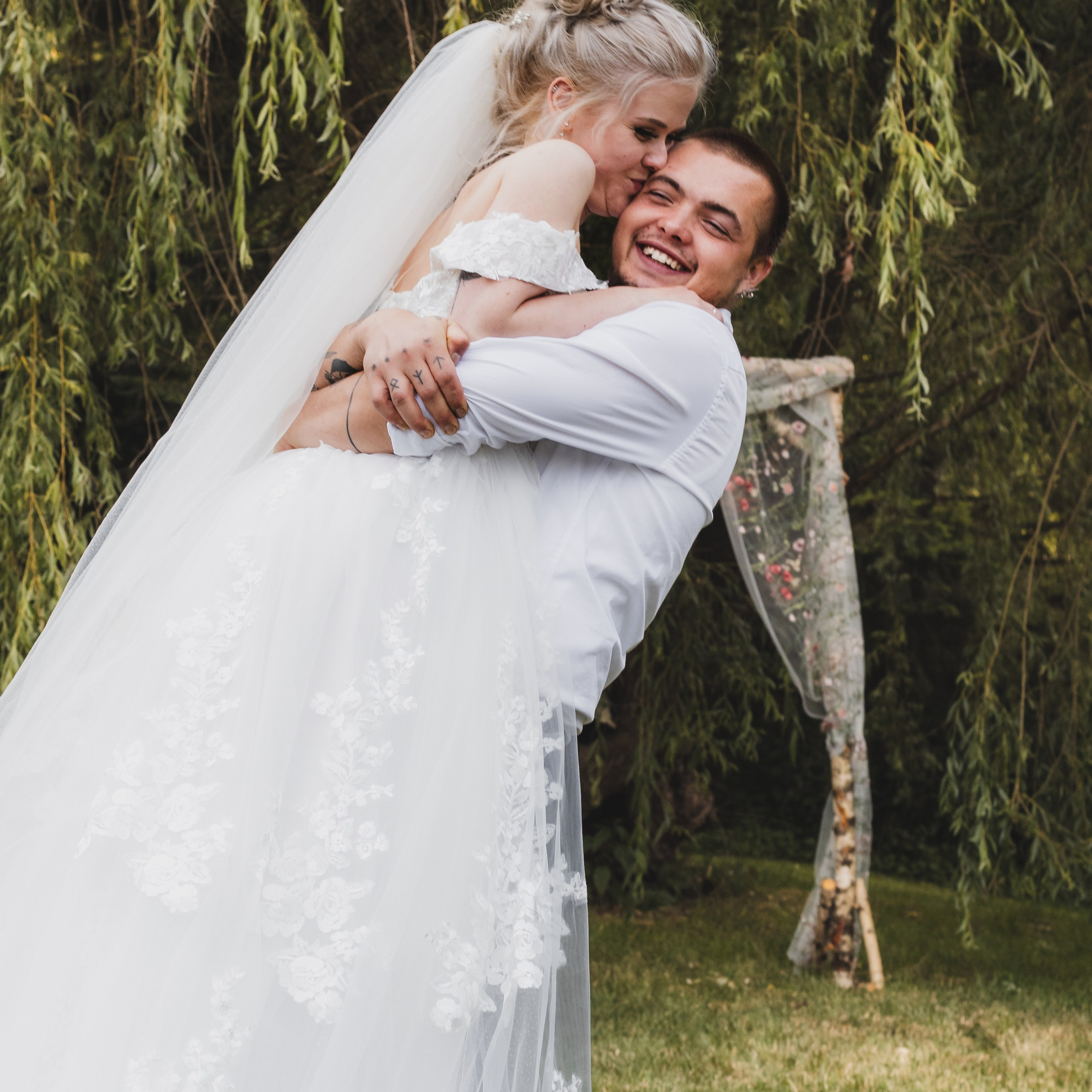 Review. Dana Lišková — Empathetic Photographer | Introspective Artist |Neurodivergent Coach | Founder of Artepy.cz