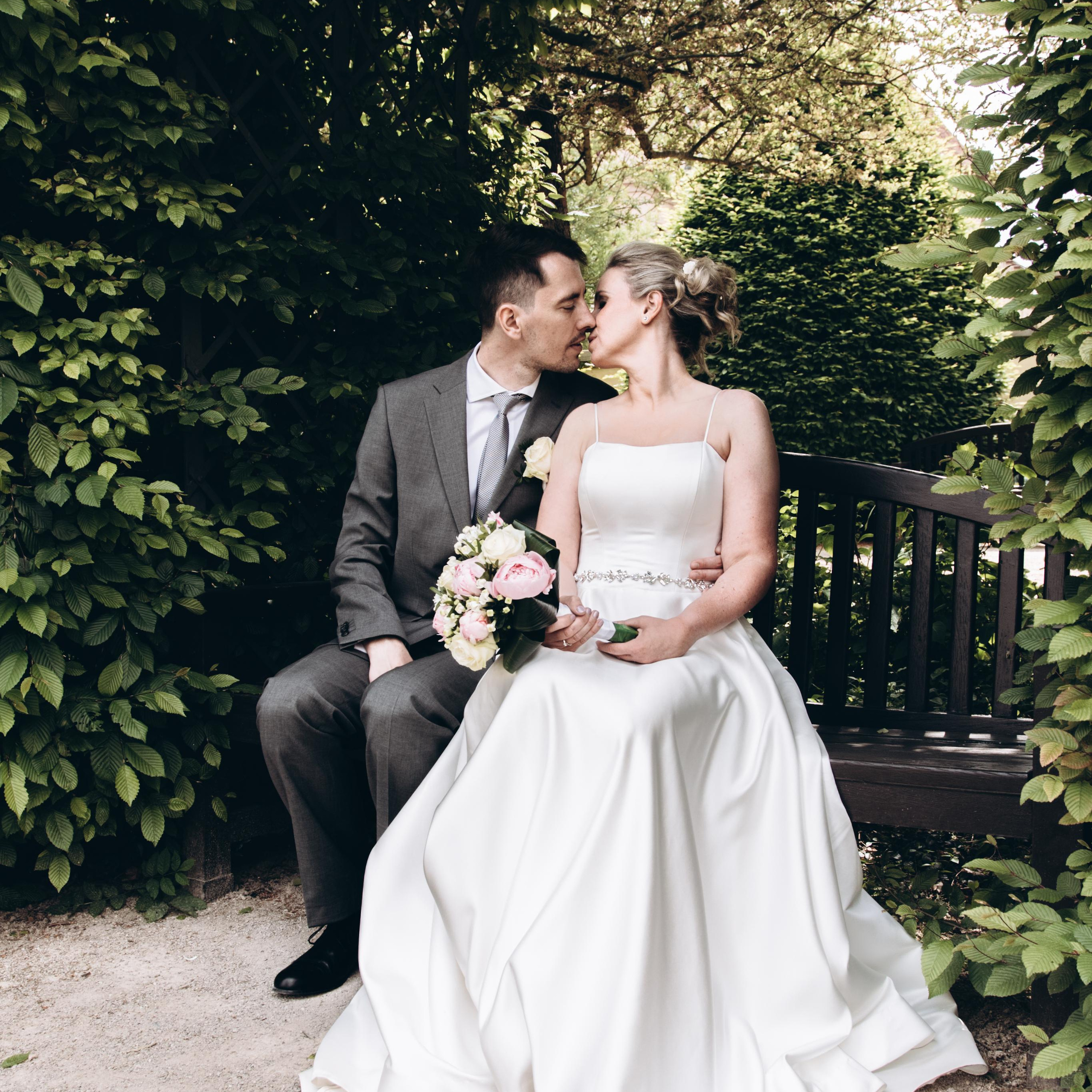 Review. Dana Lišková — Empathetic Photographer | Introspective Artist |Neurodivergent Coach | Founder of Artepy.cz