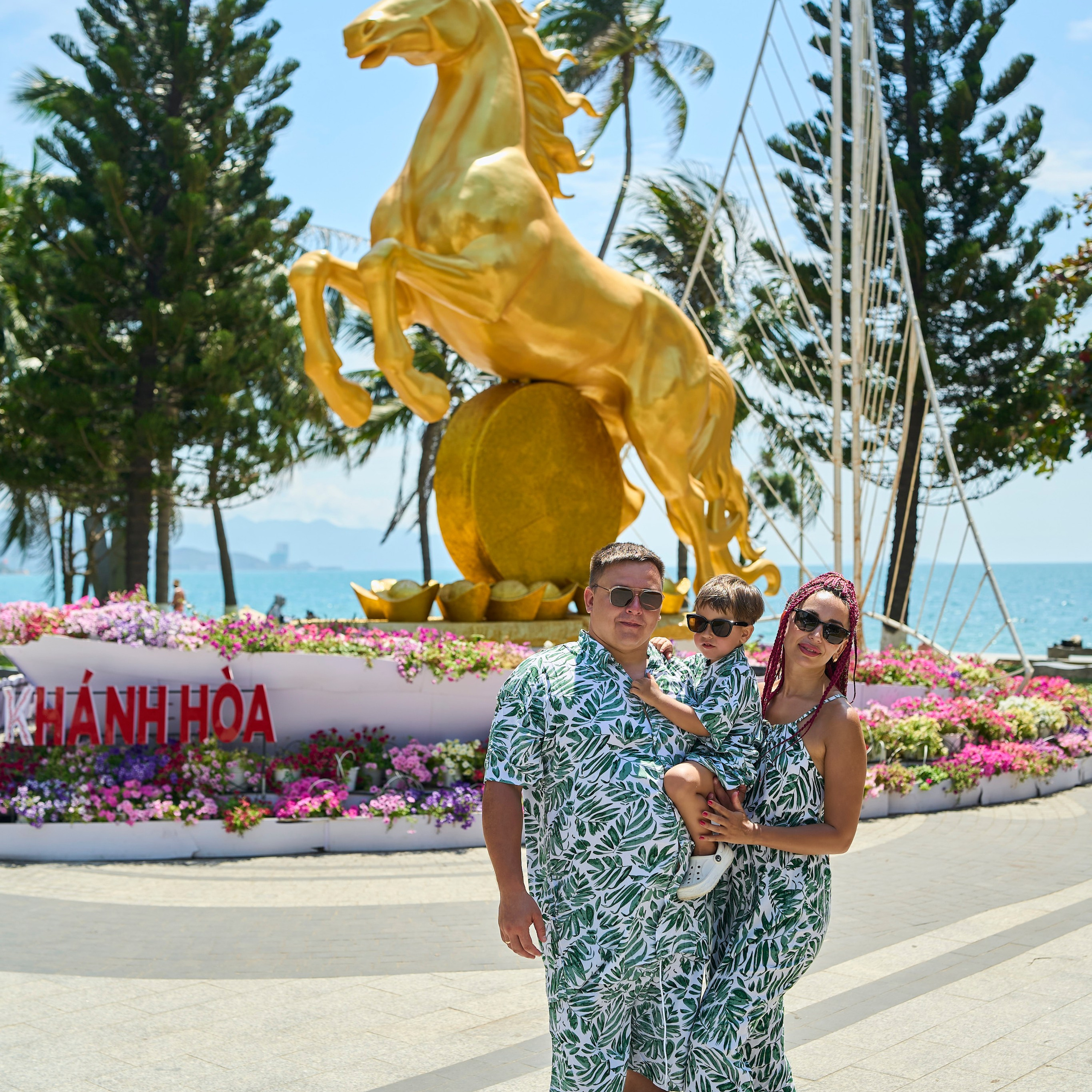 Семейная прогулка по набережной. Семейный фотограф в Нячанге. Прогулки, lovestory, свадебные, студийные съёмки