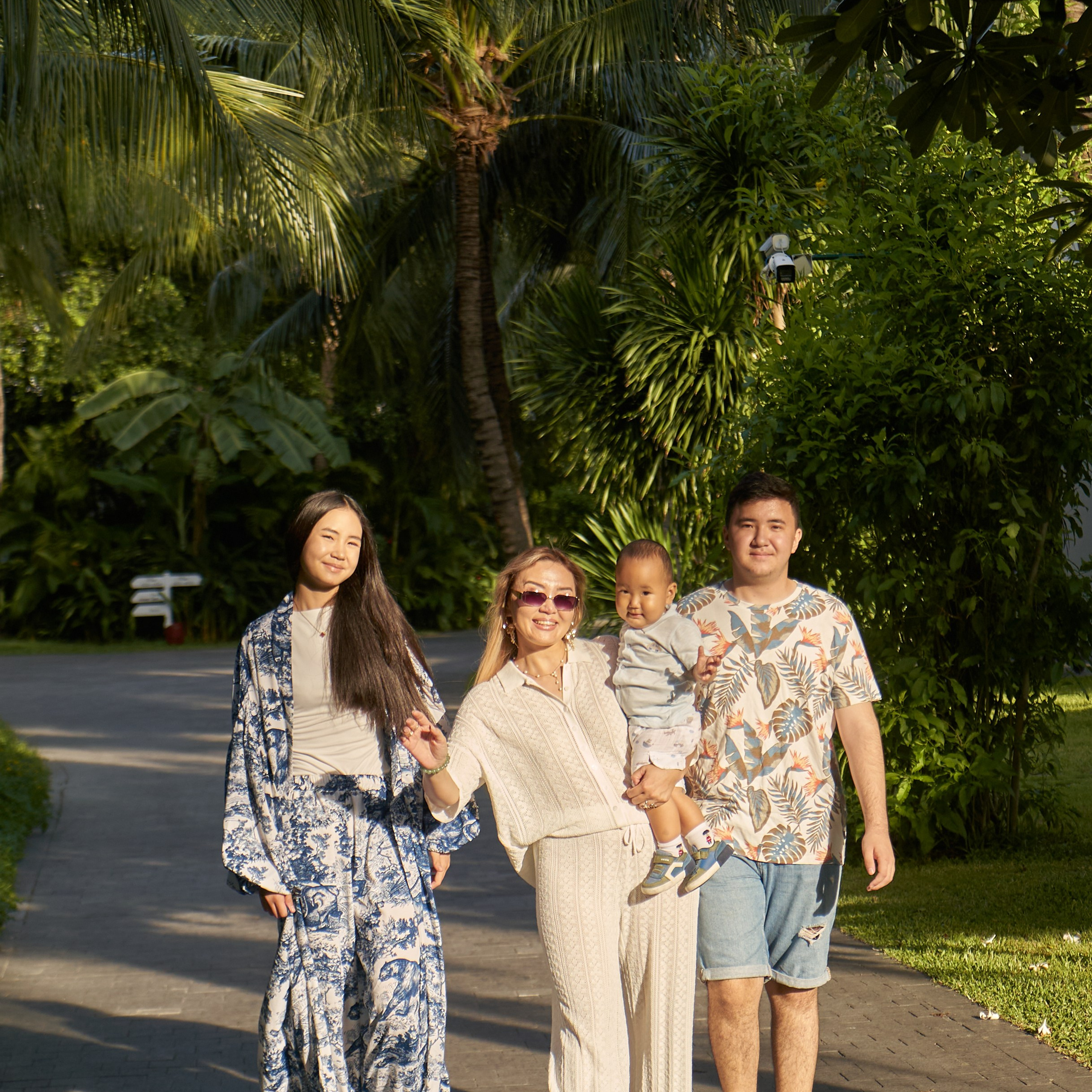 Vinpearl Resort & Spa. Семейный фотограф в Нячанге. Прогулки, lovestory, свадебные, студийные съёмки