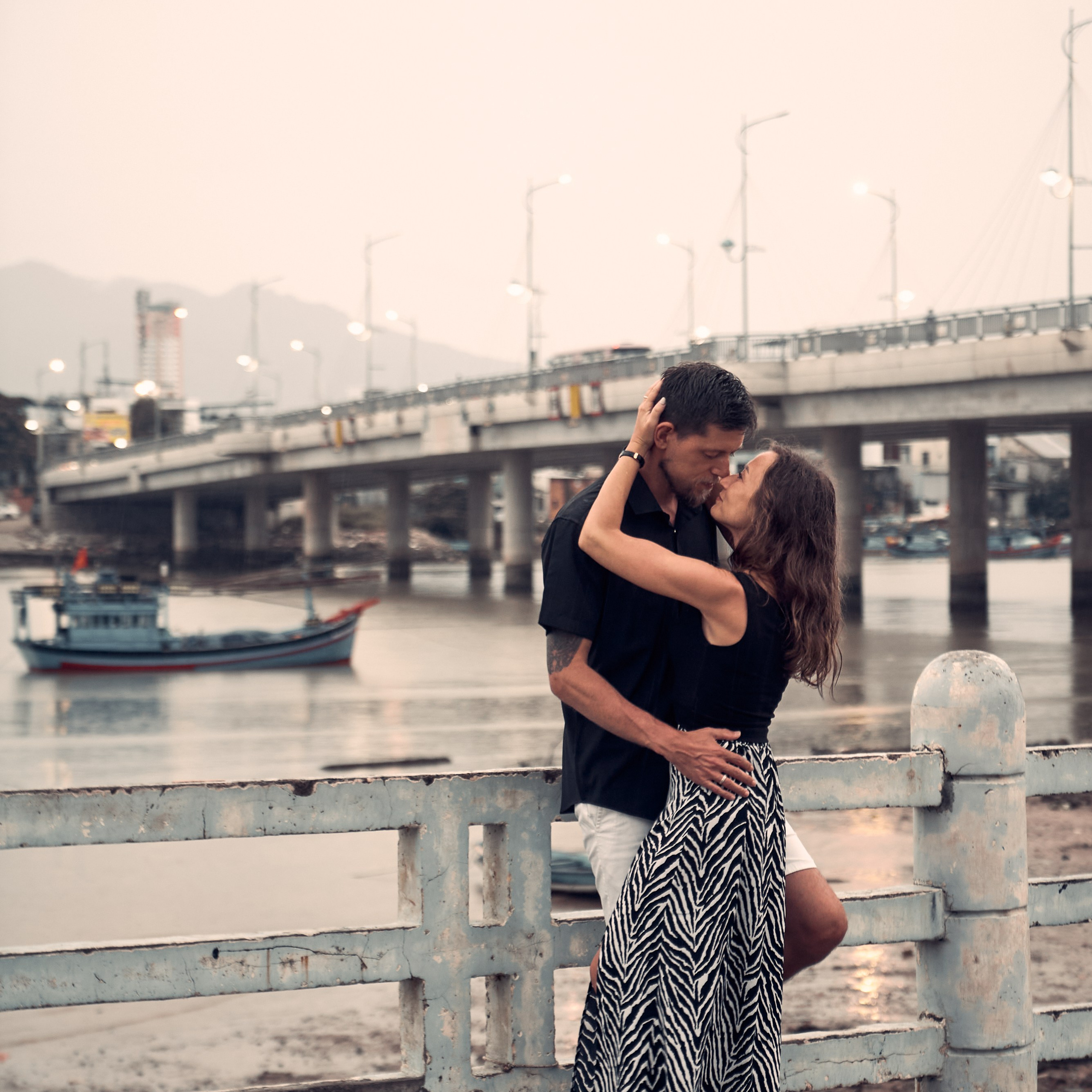 Под дождём. Семейный фотограф в Нячанге. Прогулки, lovestory, свадебные, студийные съёмки