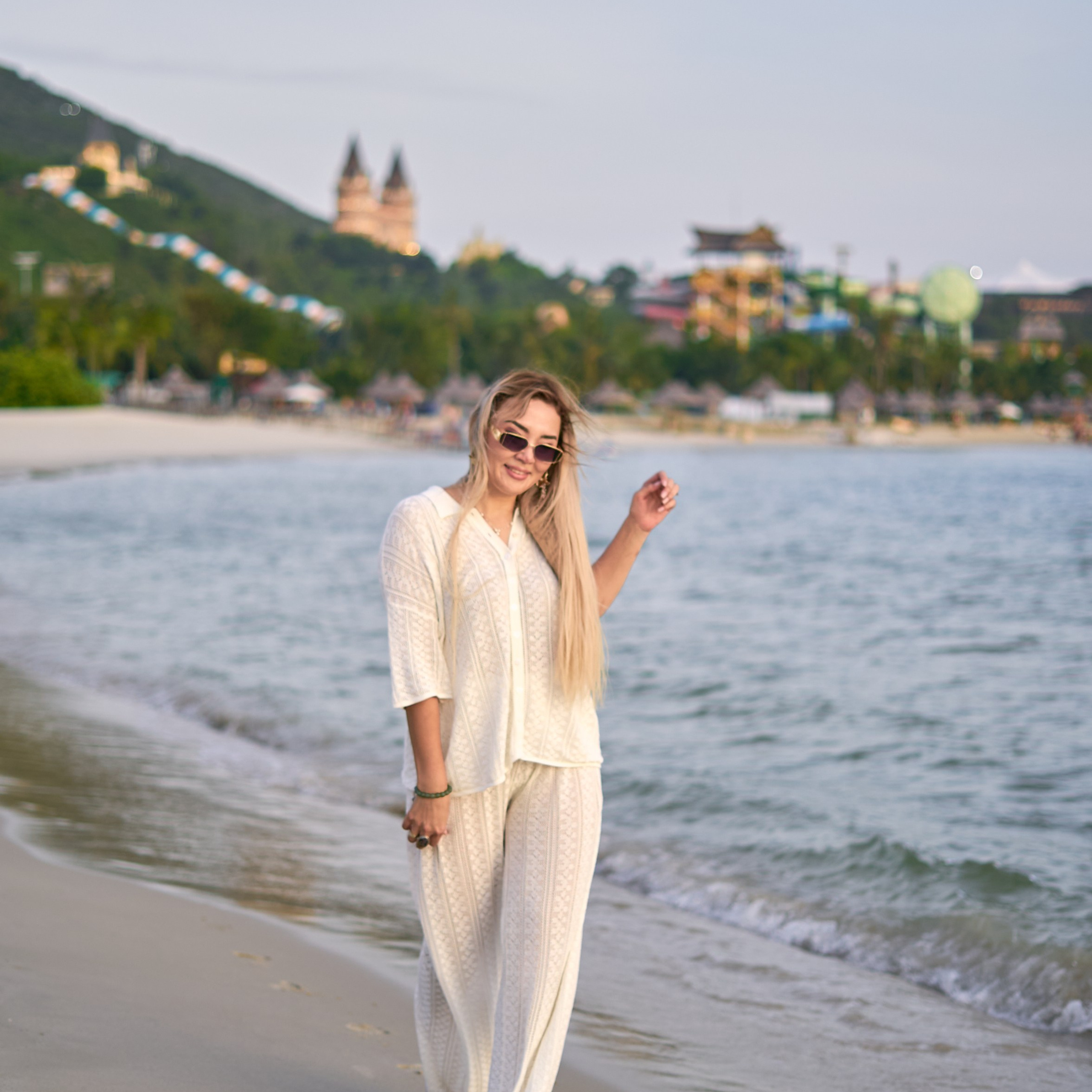 Vinpearl Resort & Spa. Семейный фотограф в Нячанге. Прогулки, lovestory, свадебные, студийные съёмки