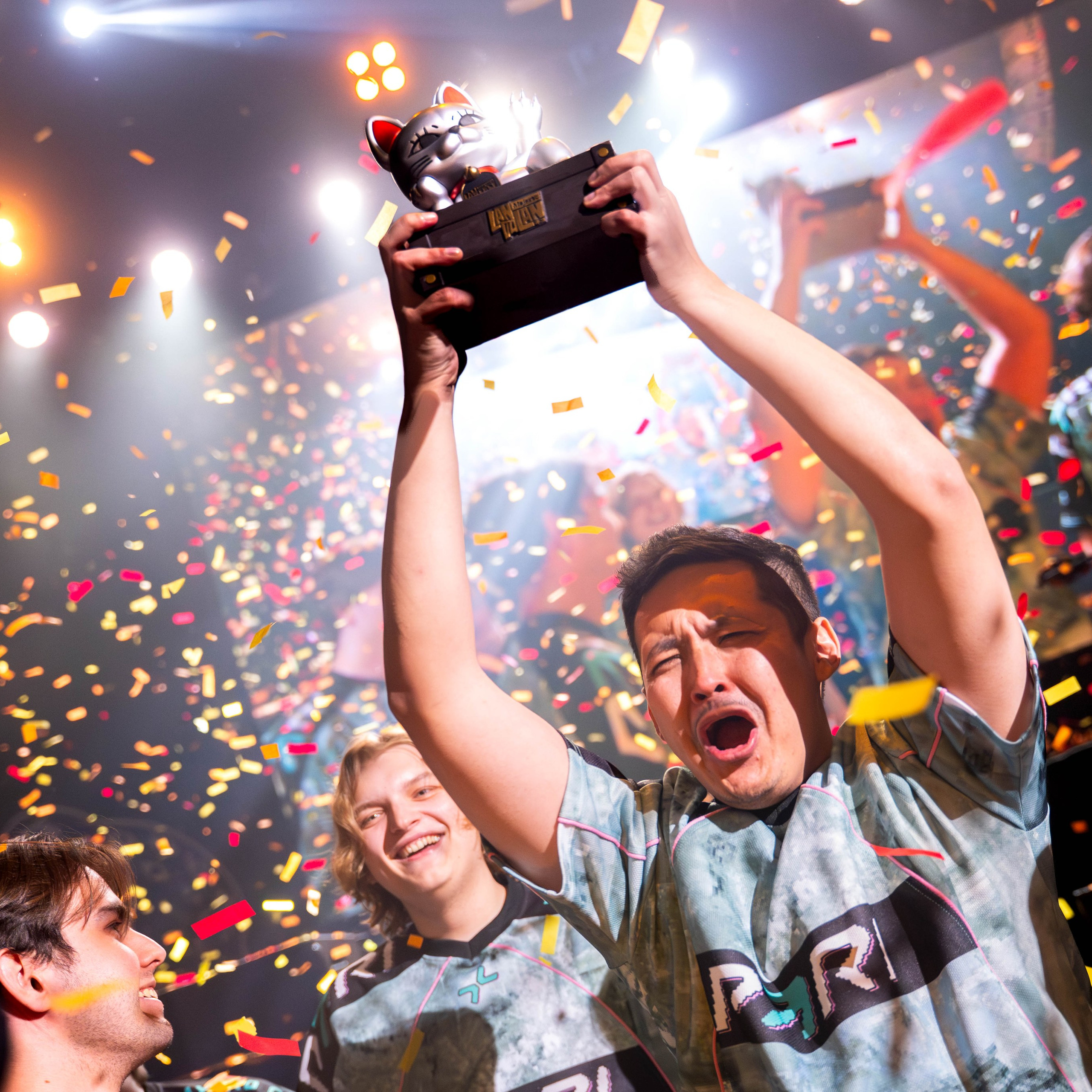 LanDaLan & FRAG & GLuck Yungstar & UCA