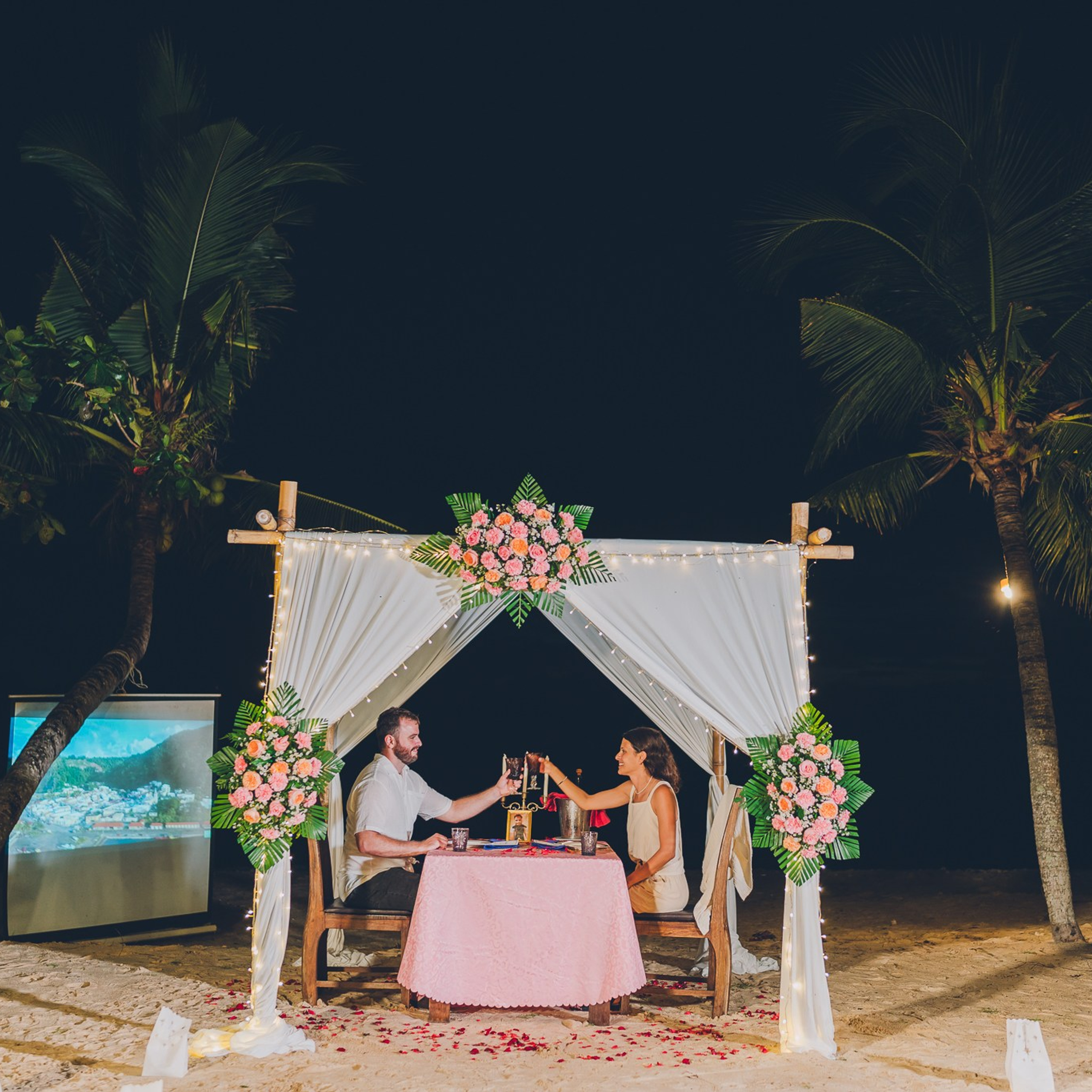 Photo. Romantic proposal on Koh Samui, Thailand