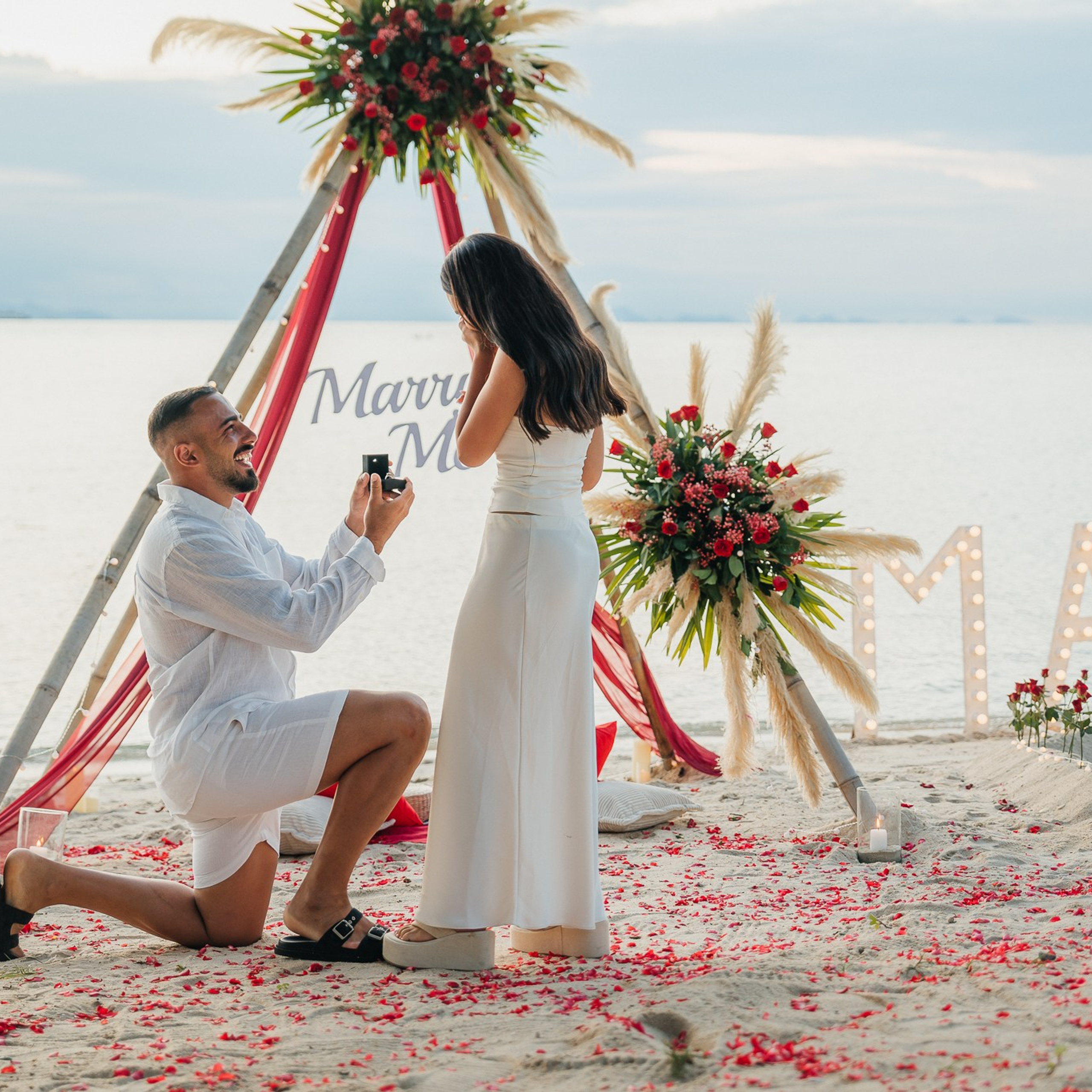 Photo. Romantic proposal on Koh Samui, Thailand