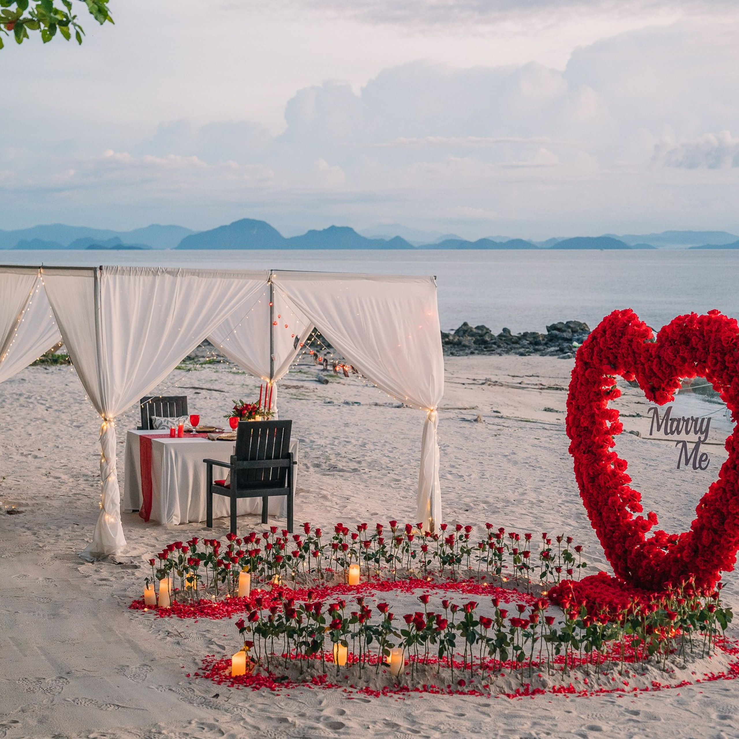 Photo. Romantic proposal on Koh Samui, Thailand