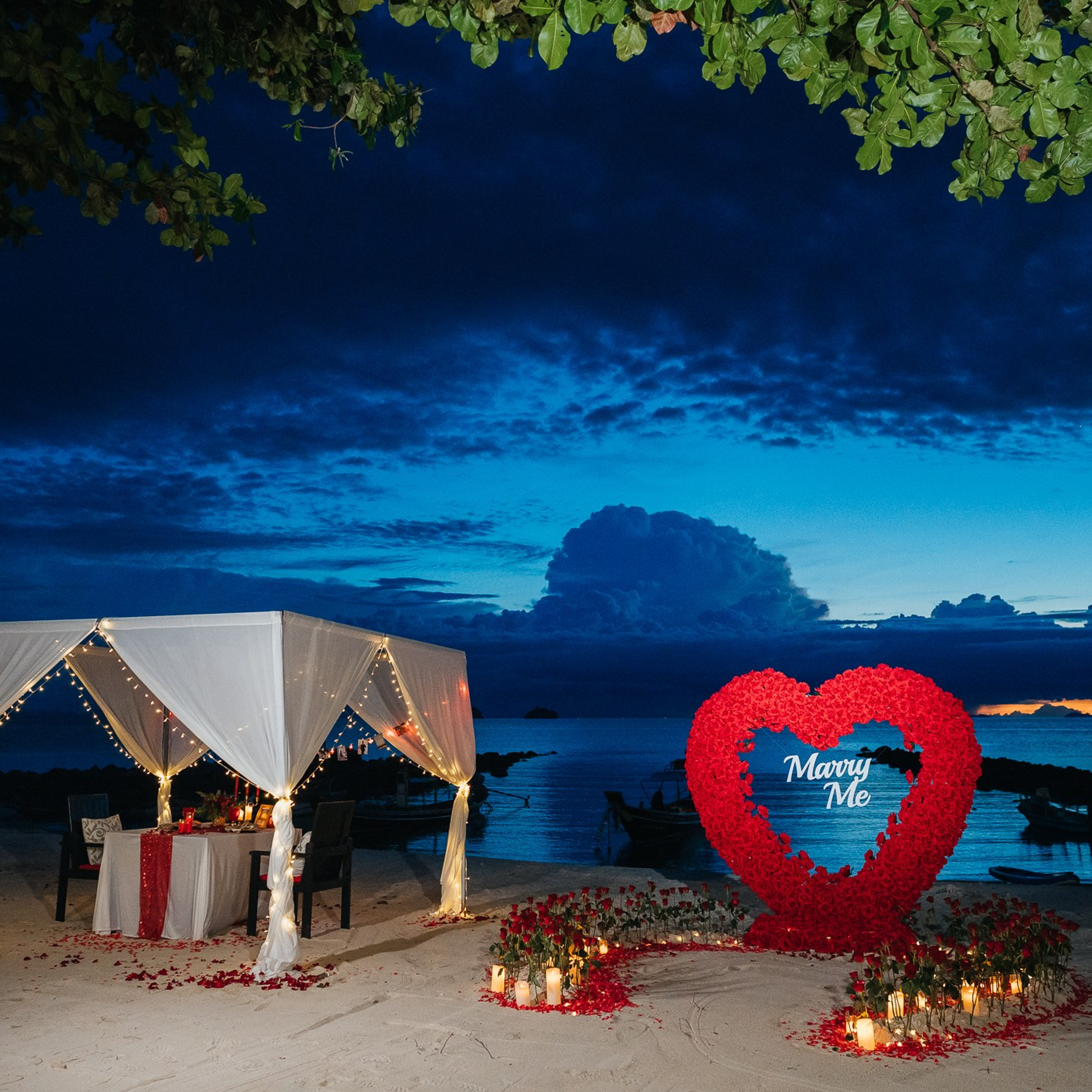 Photo. Romantic proposal on Koh Samui, Thailand