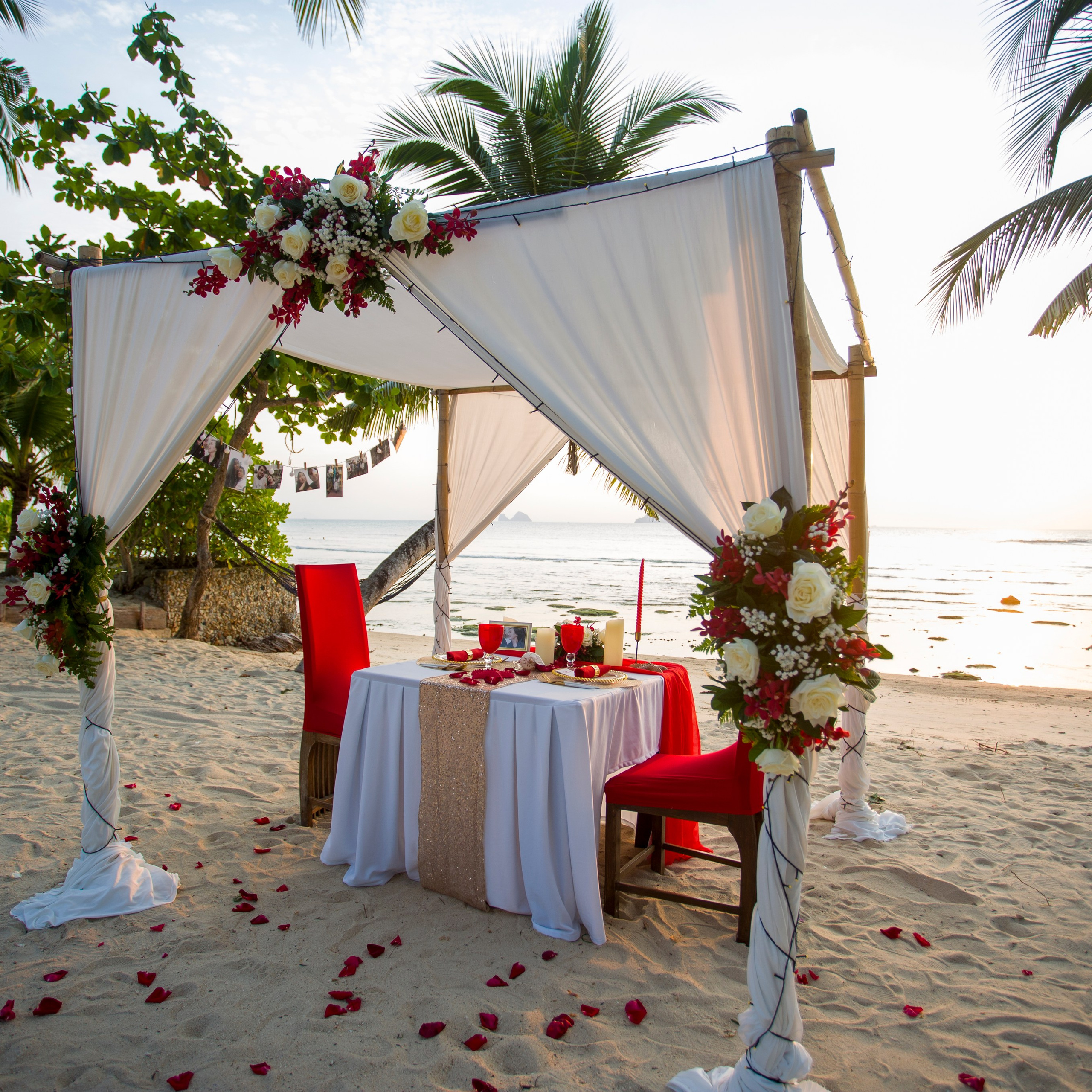Photo. Romantic proposal on Koh Samui, Thailand