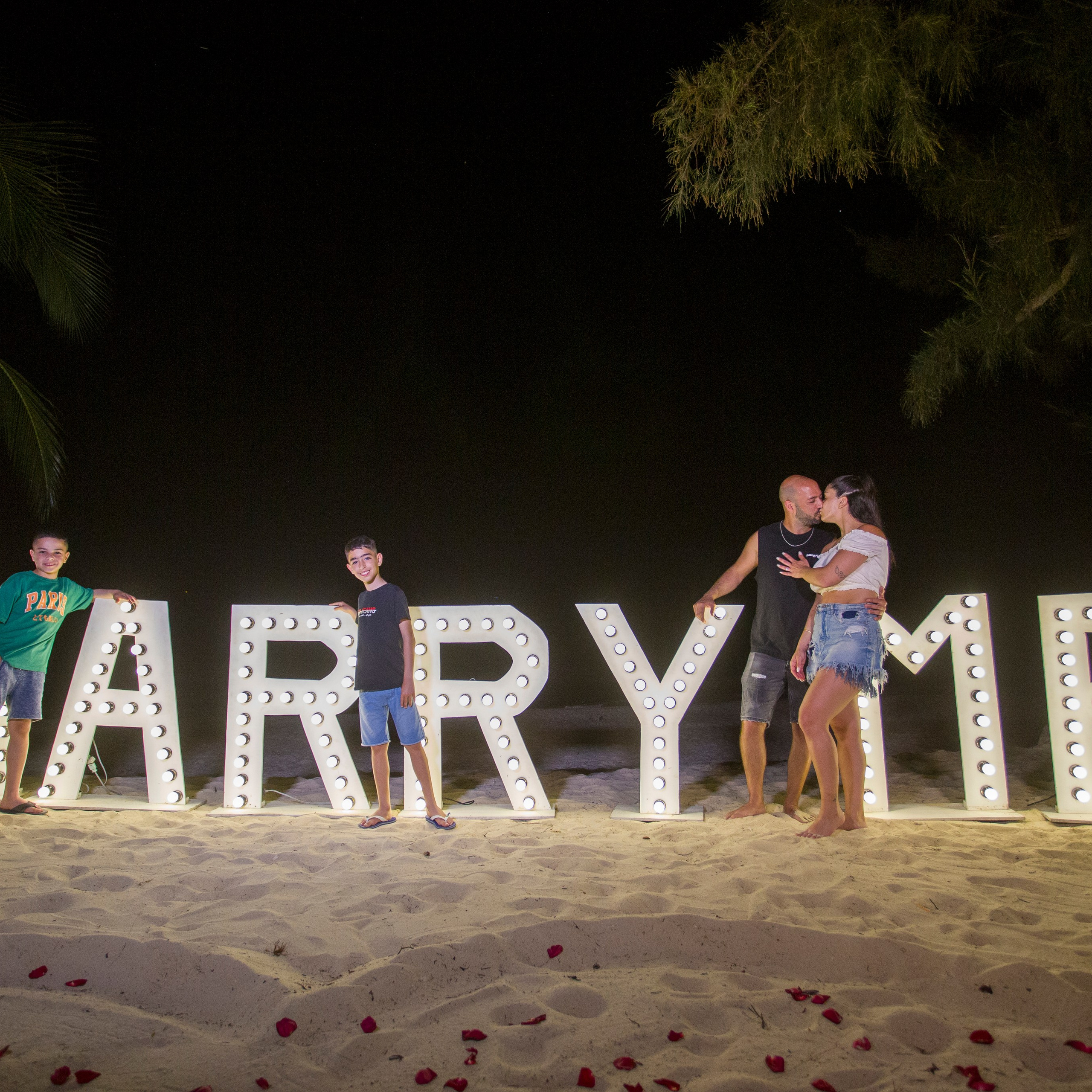 Photo. Romantic proposal on Koh Samui, Thailand