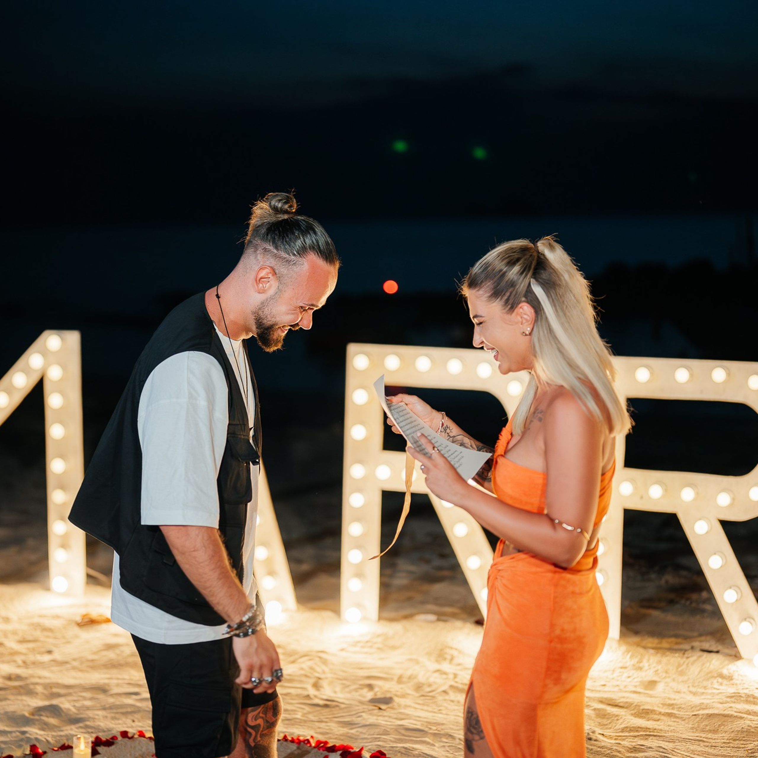 Photo. Romantic proposal on Koh Samui, Thailand