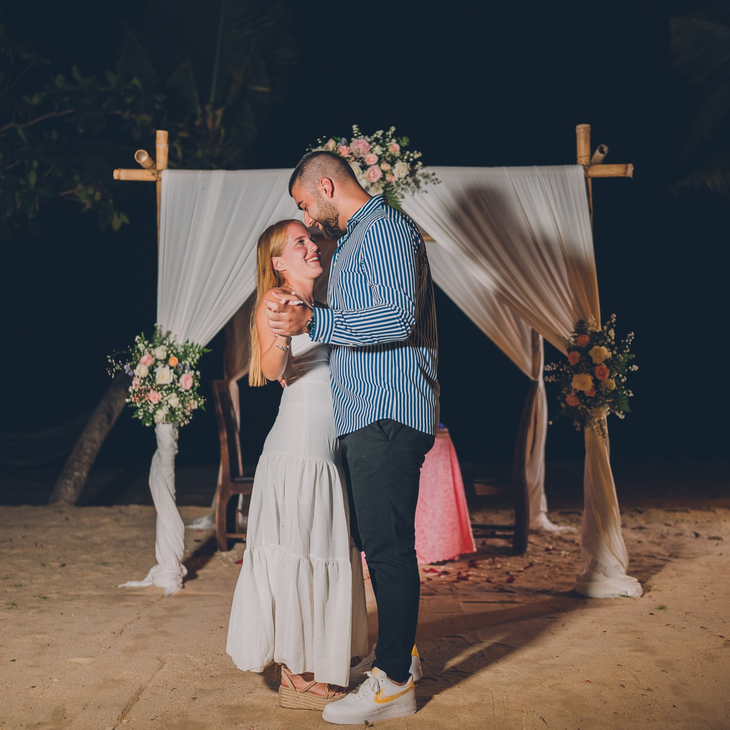 Photo. Romantic proposal on Koh Samui, Thailand