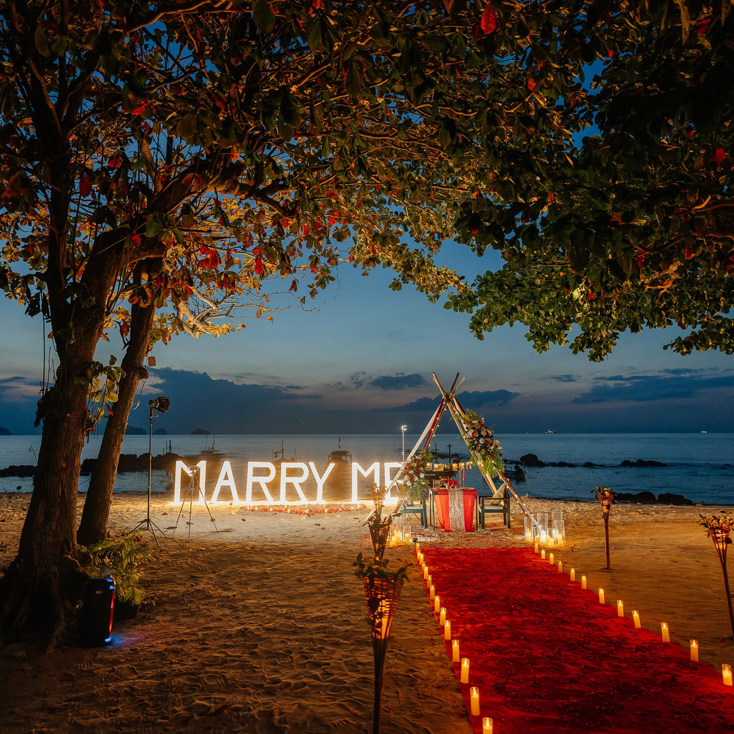 Photo. Romantic proposal on Koh Samui, Thailand
