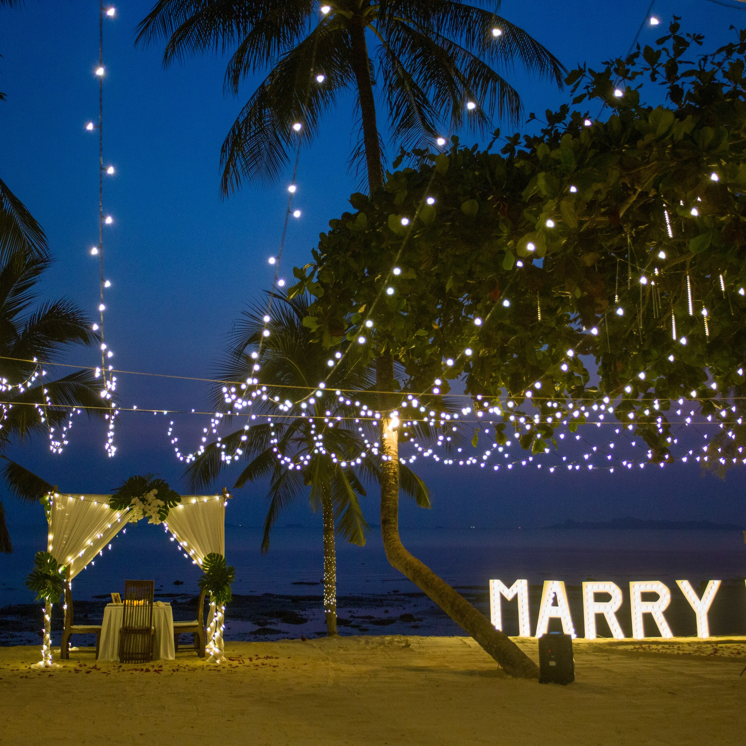 Photo. Romantic proposal on Koh Samui, Thailand