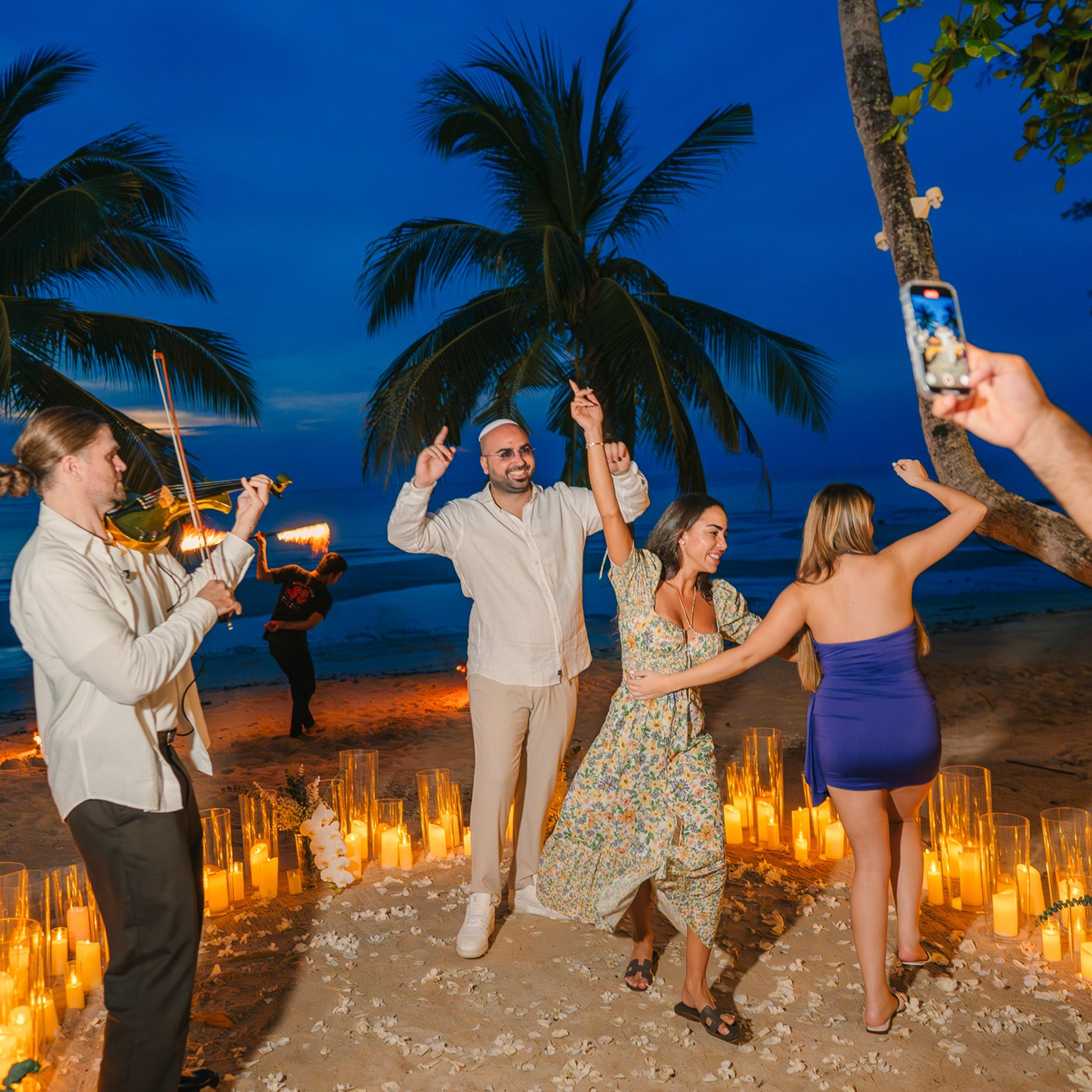 Photo. Romantic proposal on Koh Samui, Thailand
