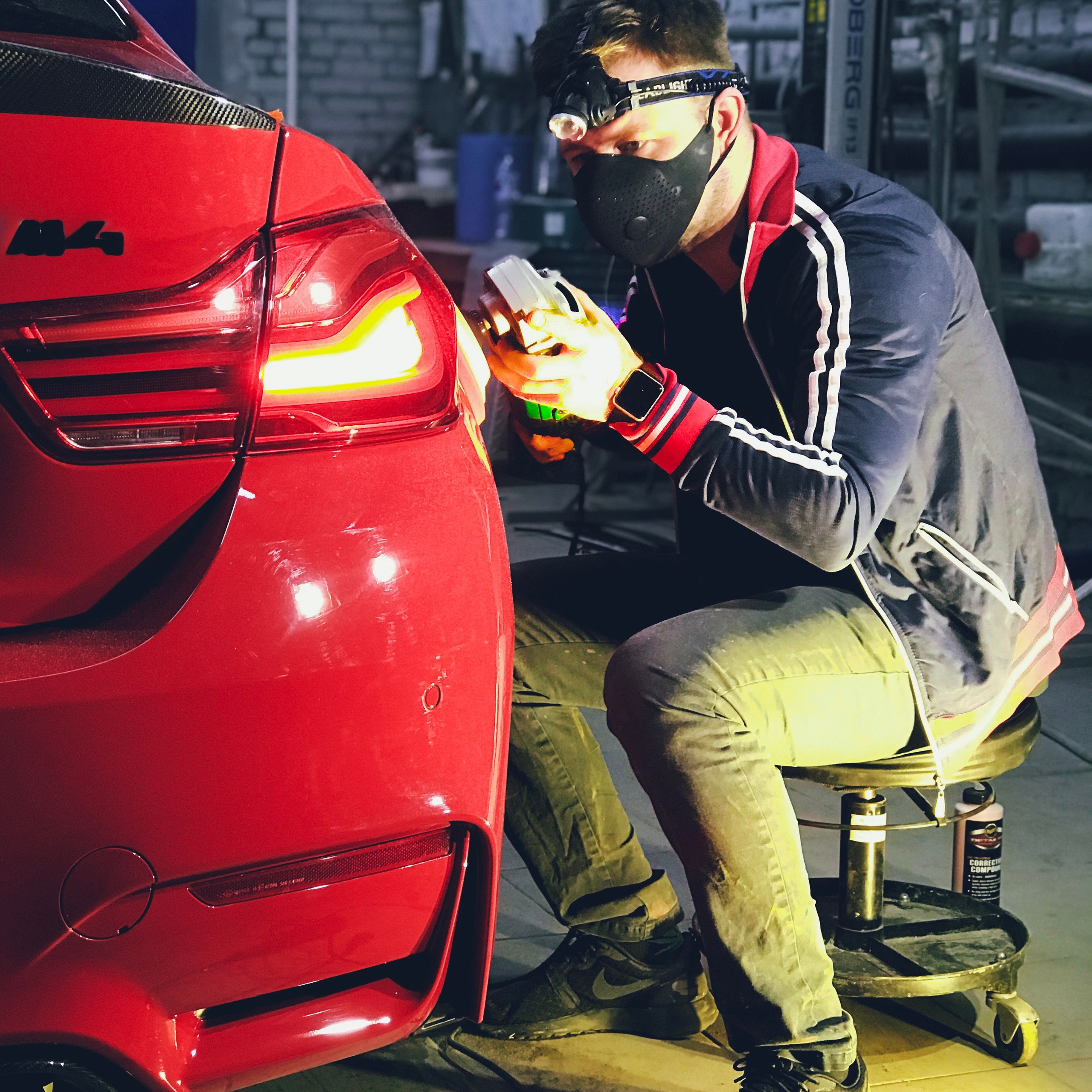 Цена полировки автомобиля в Кишиневе может варьироваться в зависимости от степени повреждения, типа полировки и размера автомобиля. Обычно глубокая восстановительная полировка стоит от 300 до 500 евро