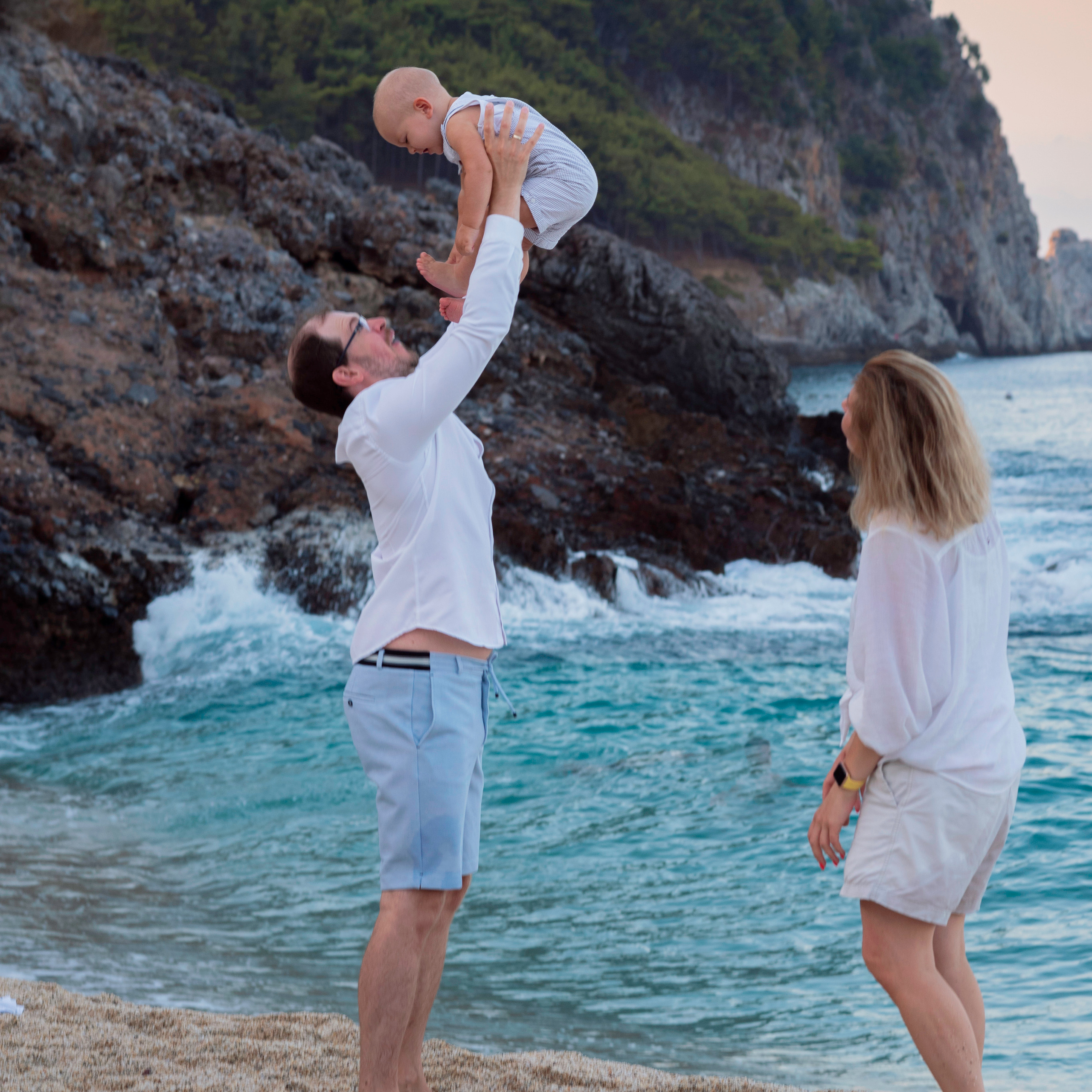 Сьемка с недовольным непоседой ранним утром