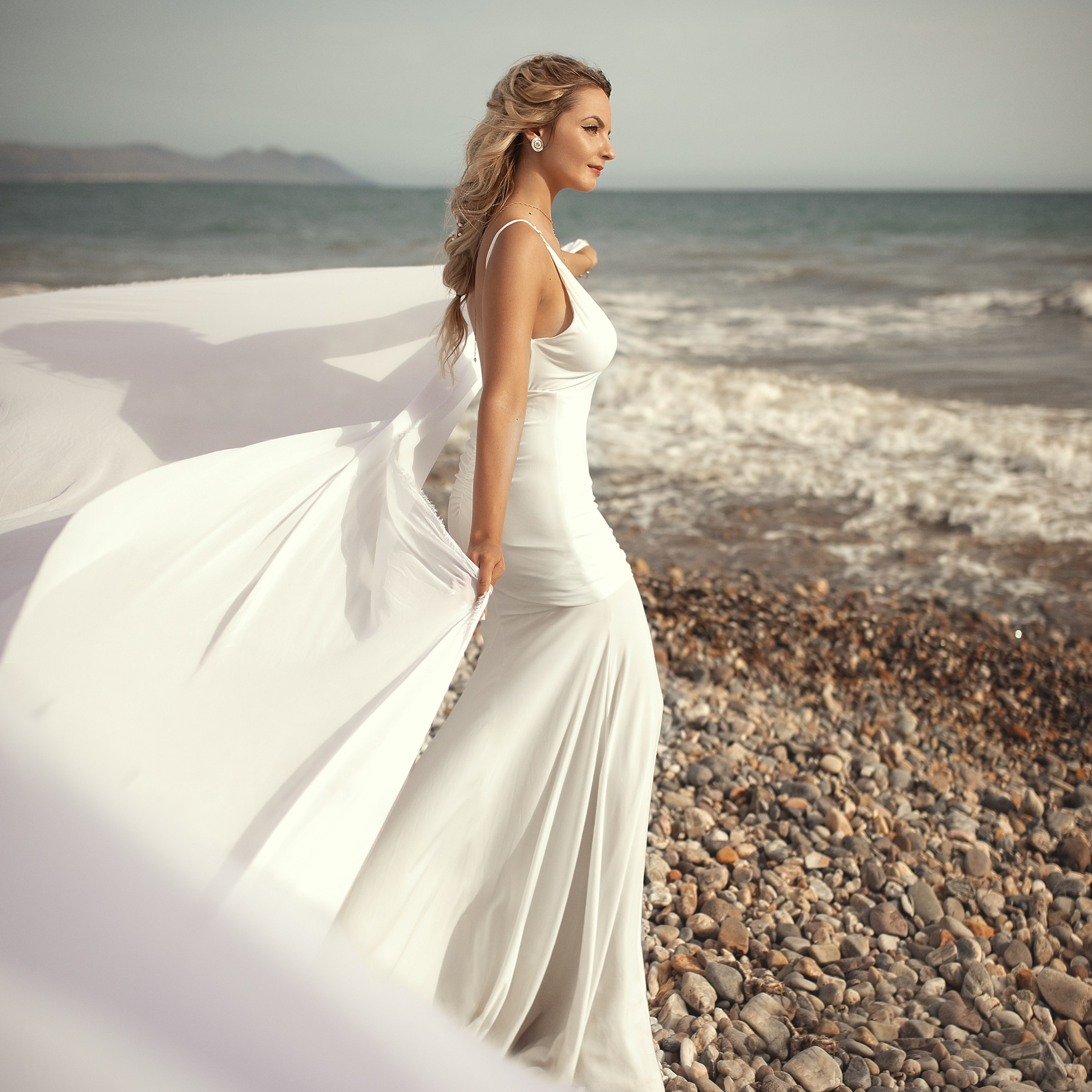 Novia en la playa de El Toyo Almeria