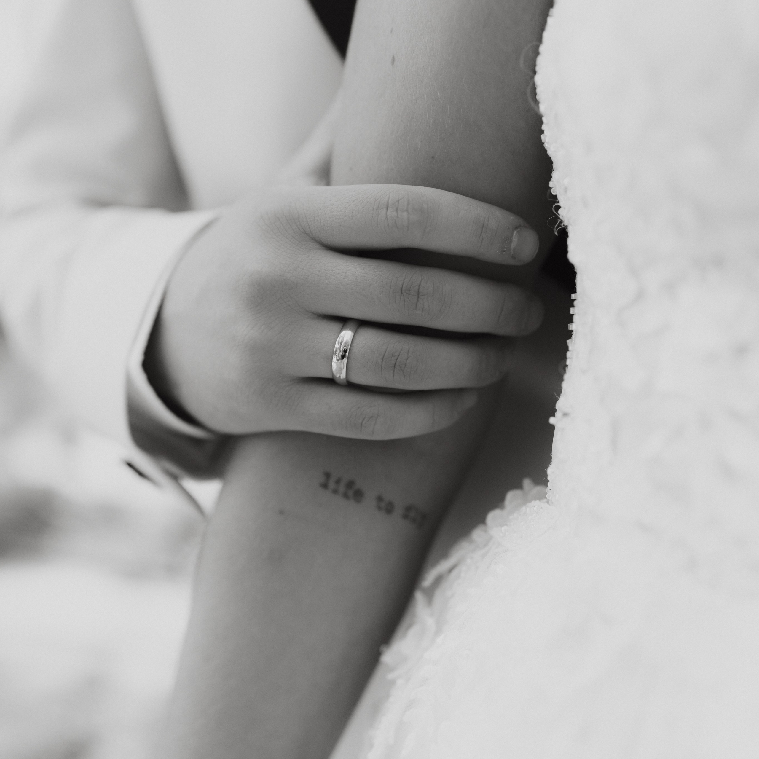 Hochzeitsfotografin aus Korbach für Nordhessen, Kassel, Marburg und Umgebung | Moderne & emotionale Hochzeiten. Hochzeitsfotografin in Nordhessen | Nicole Hartwich