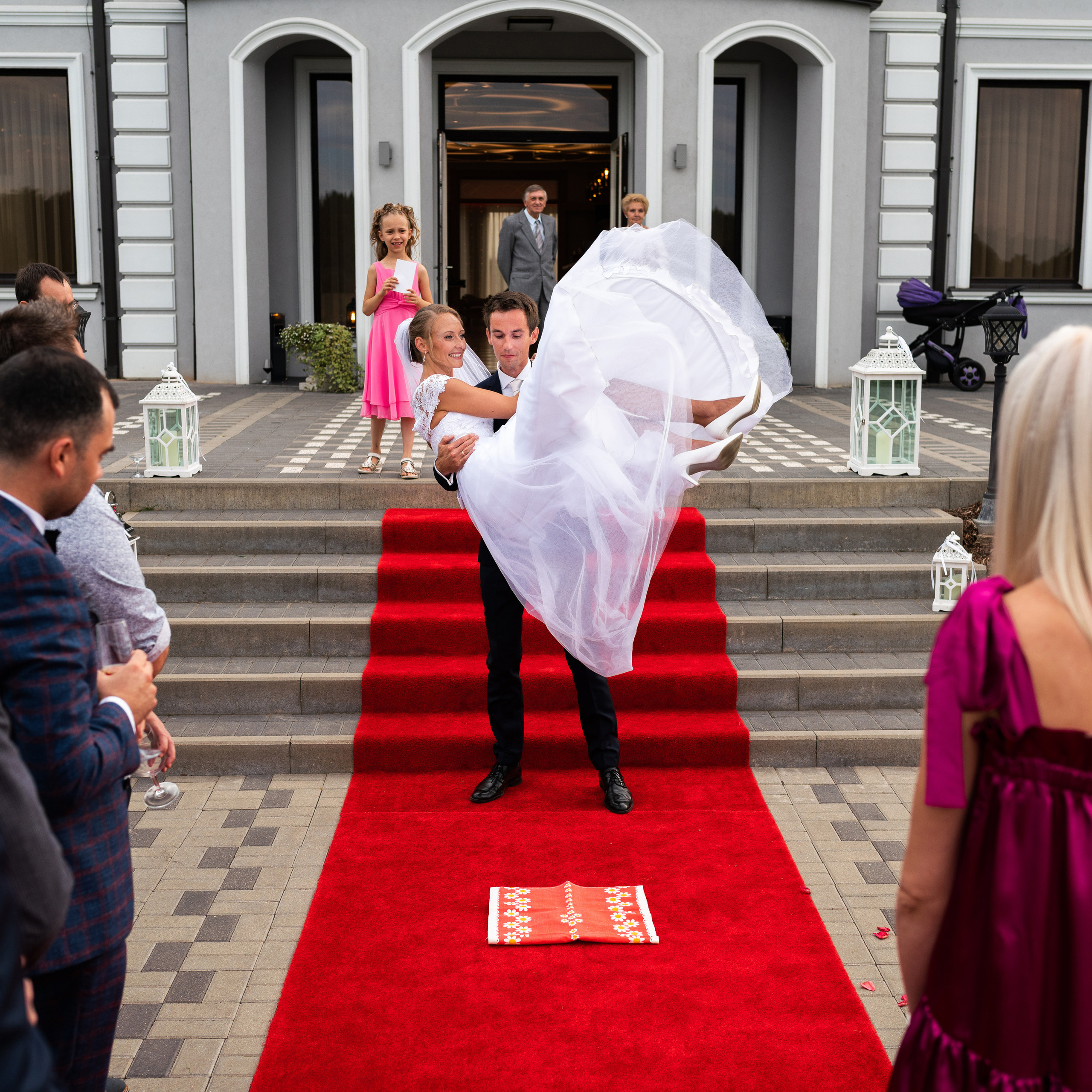 KĀZAS VIESU NAMĀ «SVĒTKU PILS»