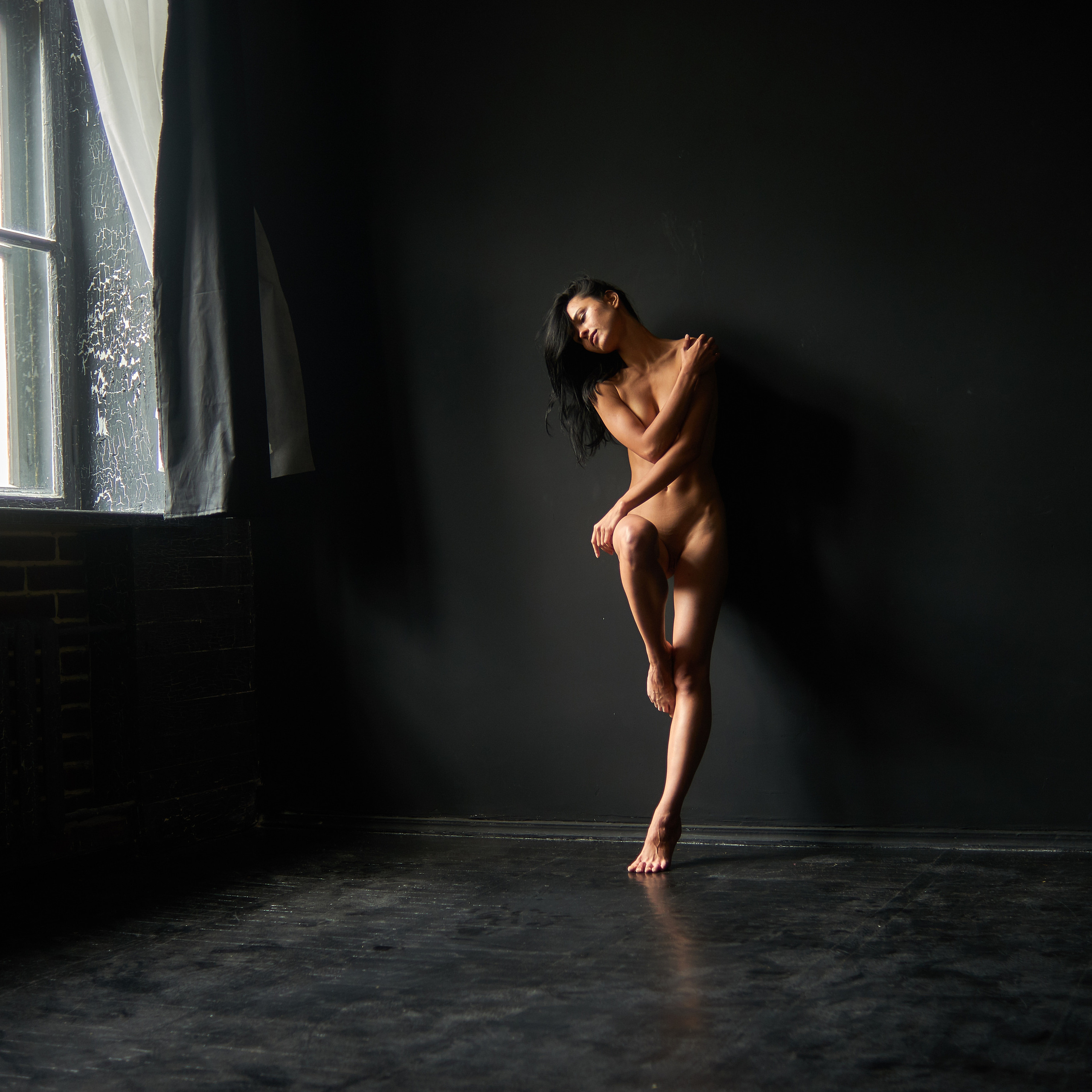 Artystyczna fotografia aktu 18+ w Polsce | kreatywne i subtelne sesje. Stanislau Krasovski – Fotografia artystyczna i kreatywne sesje w Poznaniu