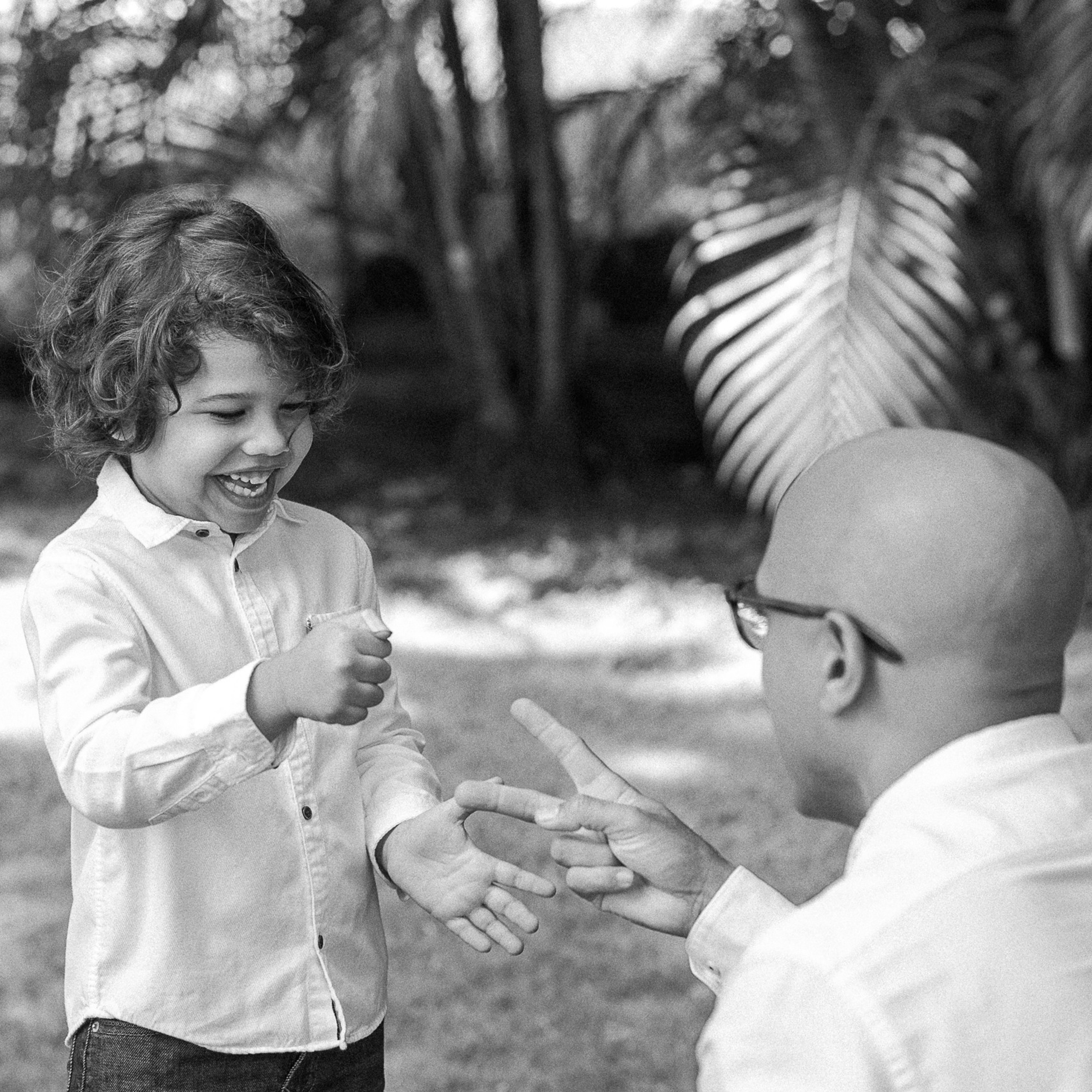 las fotos familiares con los emociones negro blanco