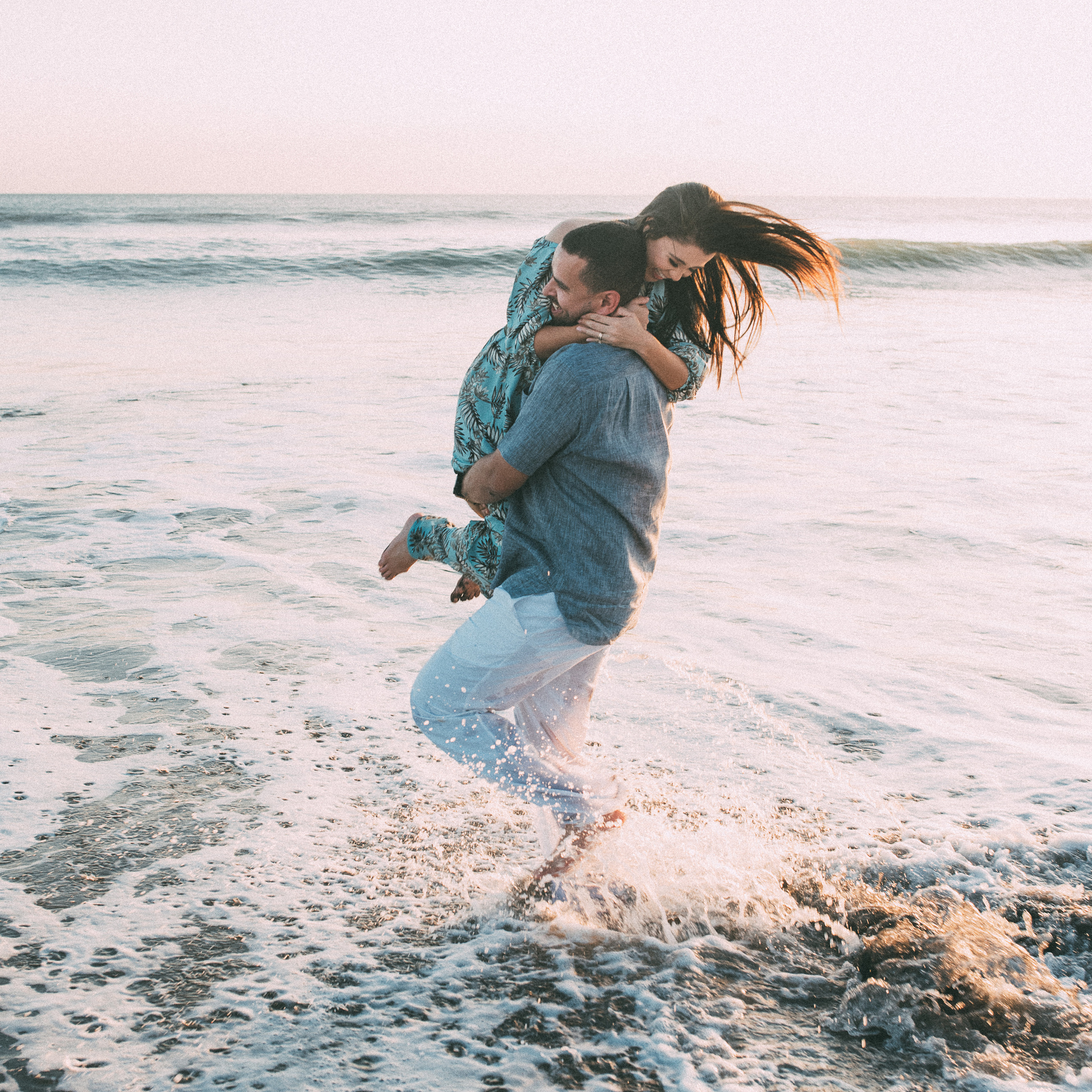 sesión de pre boda en la playa