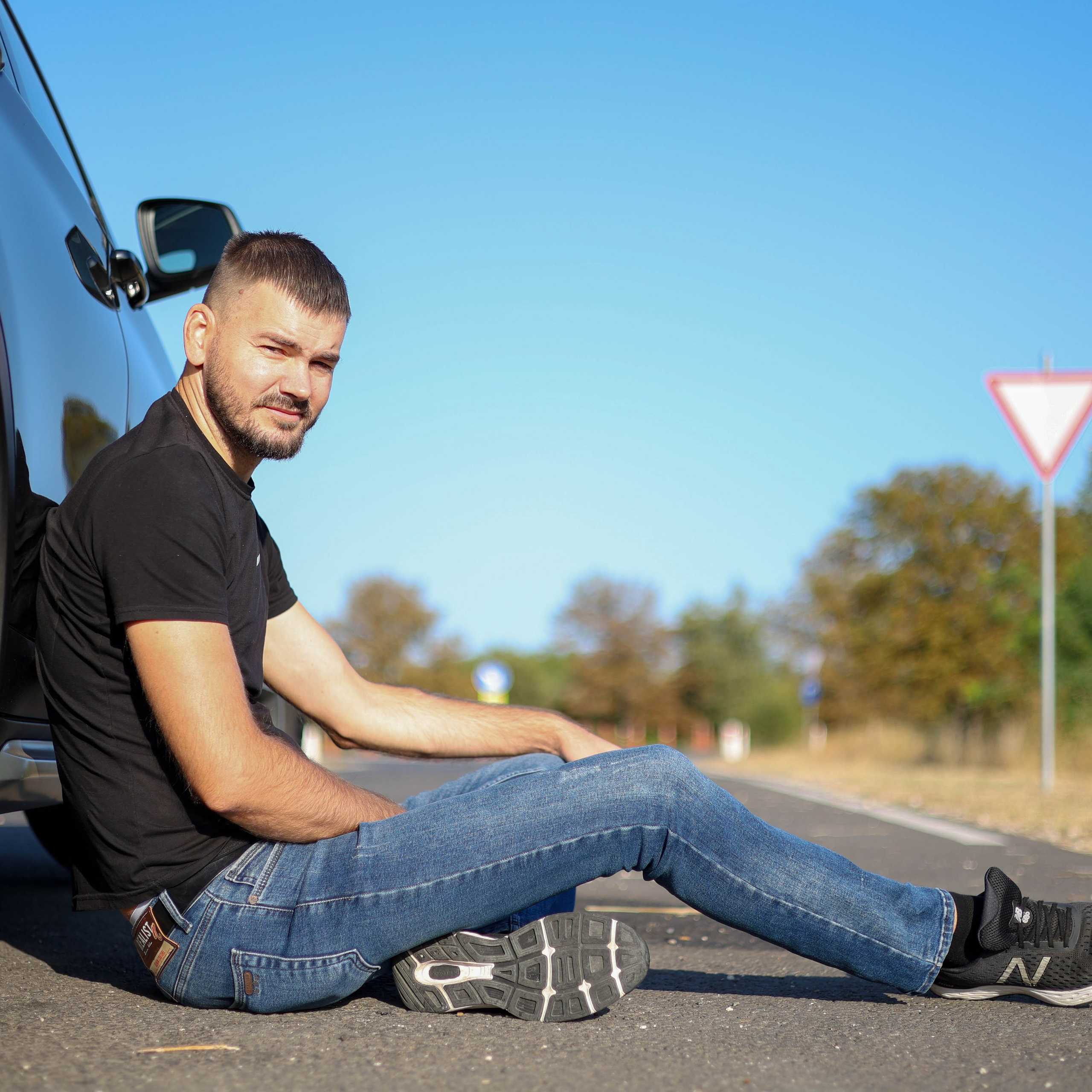 МУЖСКАЯ ФОТОСЕССИЯ С АВТО