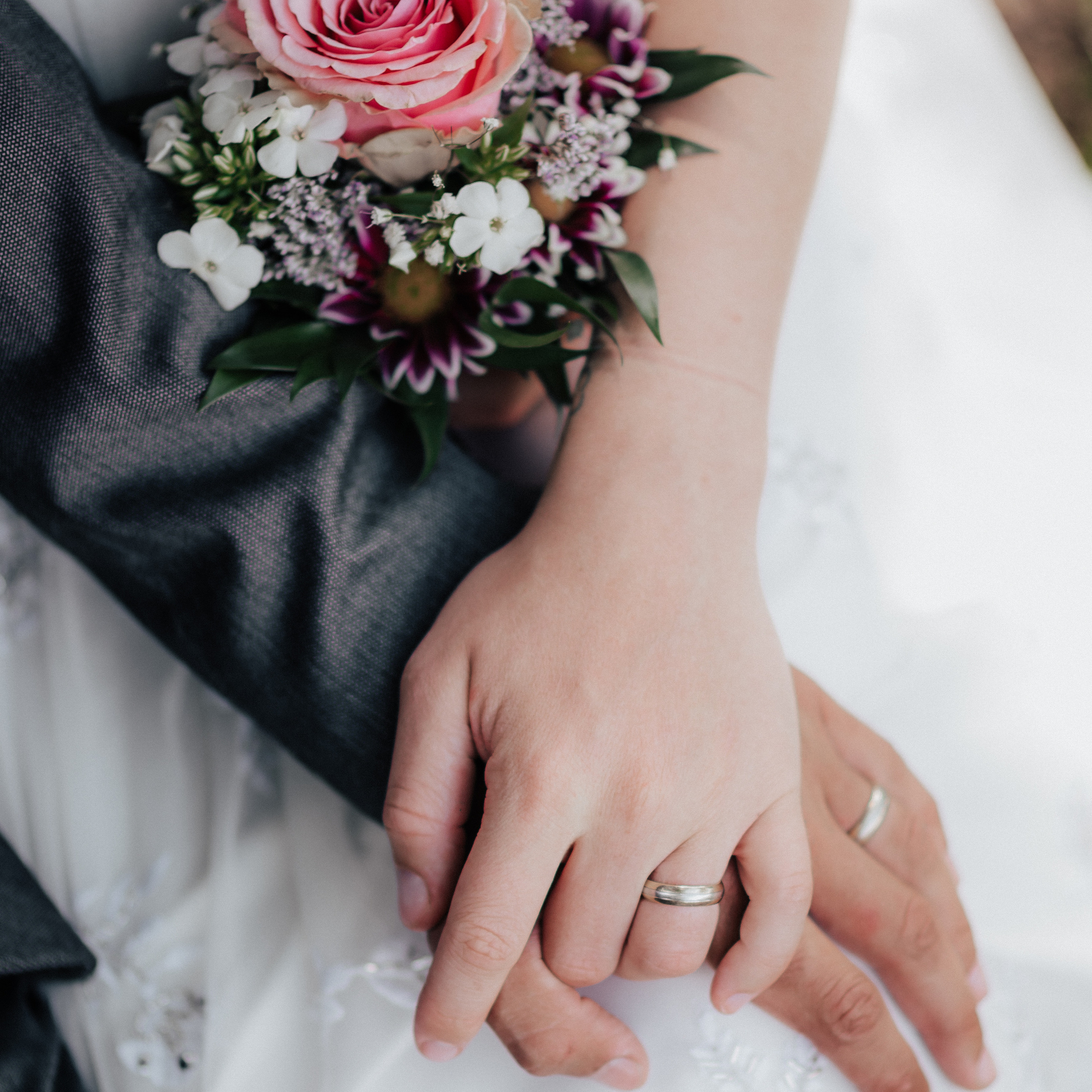 Referenzen. Ich bin Max, Designer, Art & Hochzeitsfotograf aus Germaringen