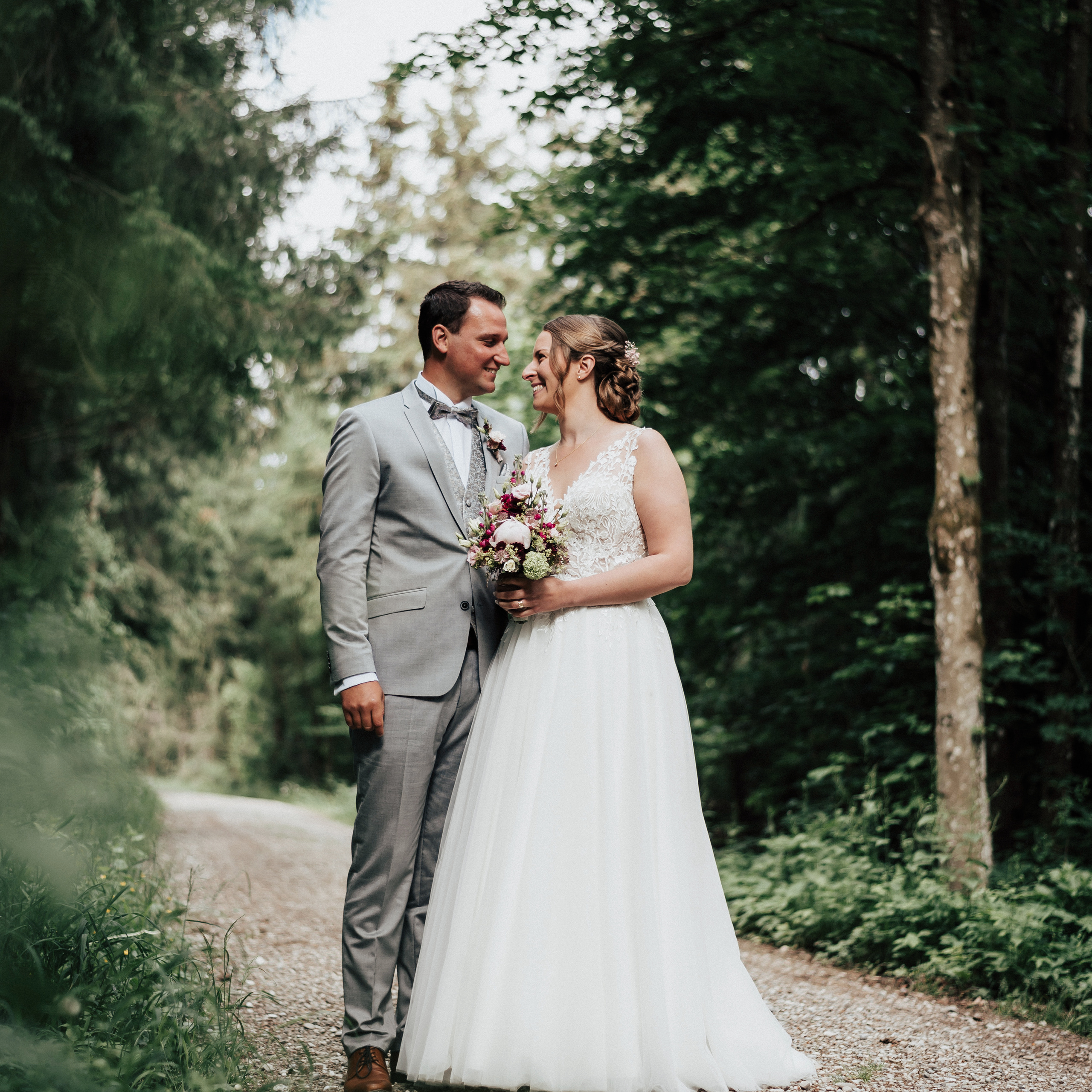 Referenzen. Ich bin Max, Designer, Art & Hochzeitsfotograf aus Germaringen