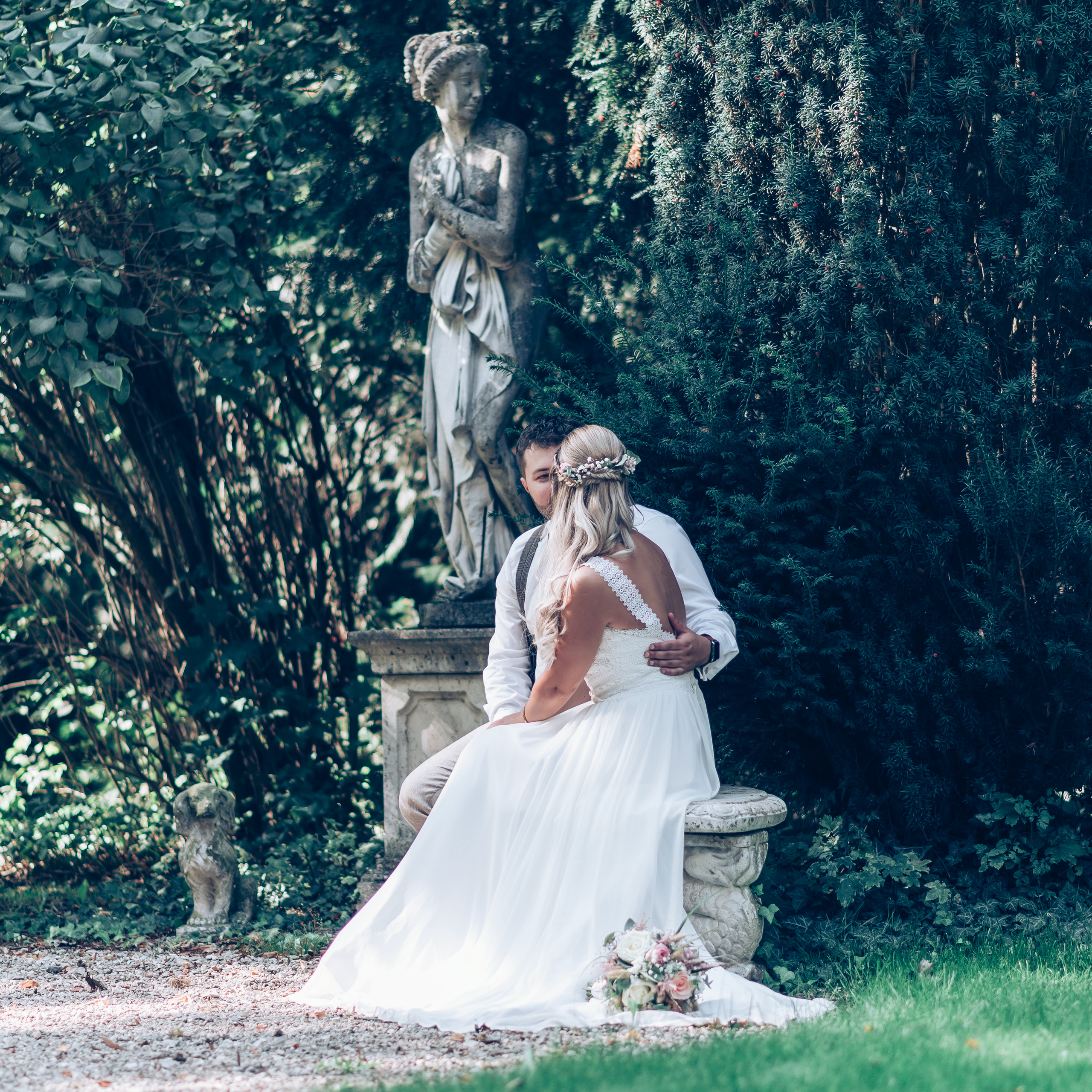 Referenzen. Ich bin Max, Designer, Art & Hochzeitsfotograf aus Germaringen