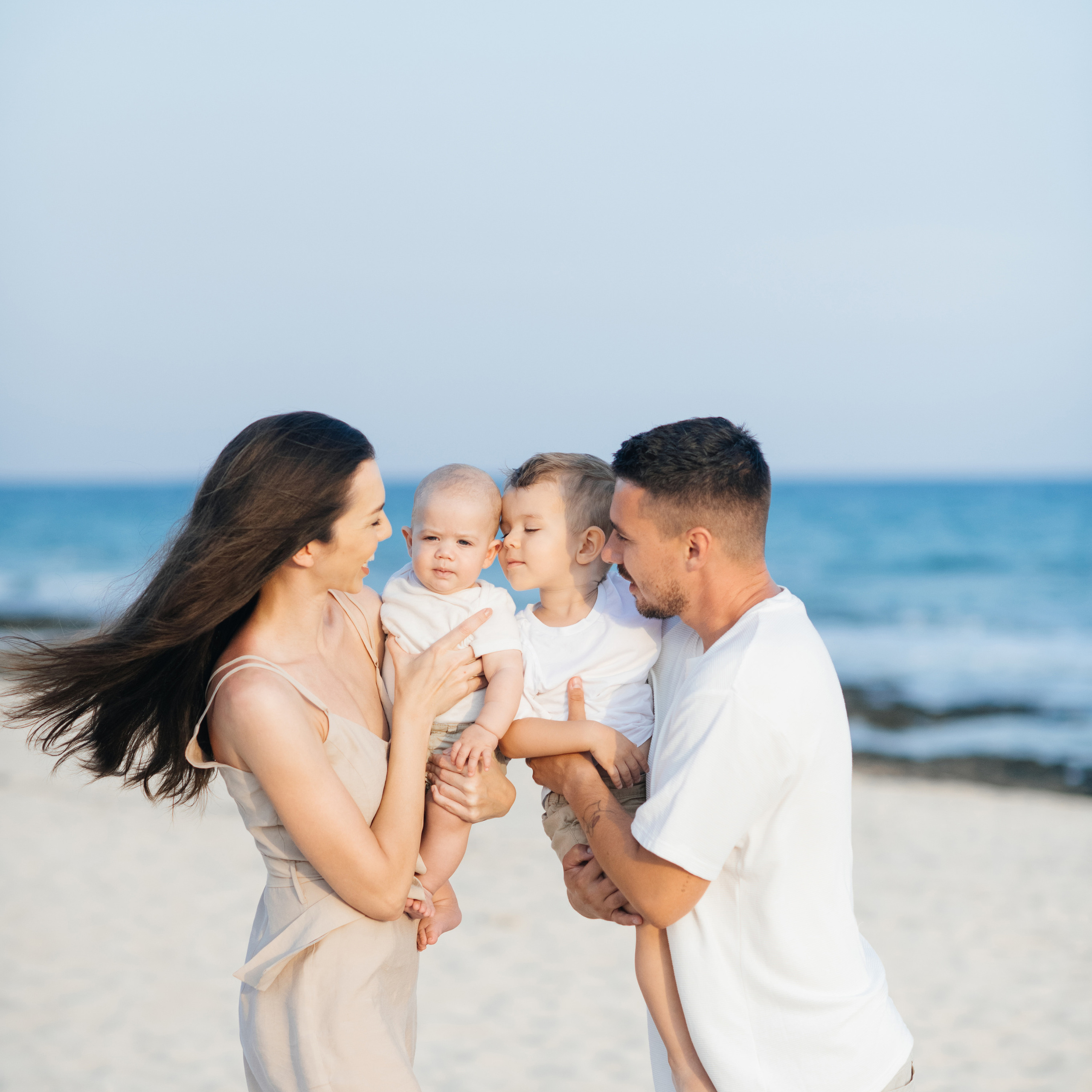 На диком пляже