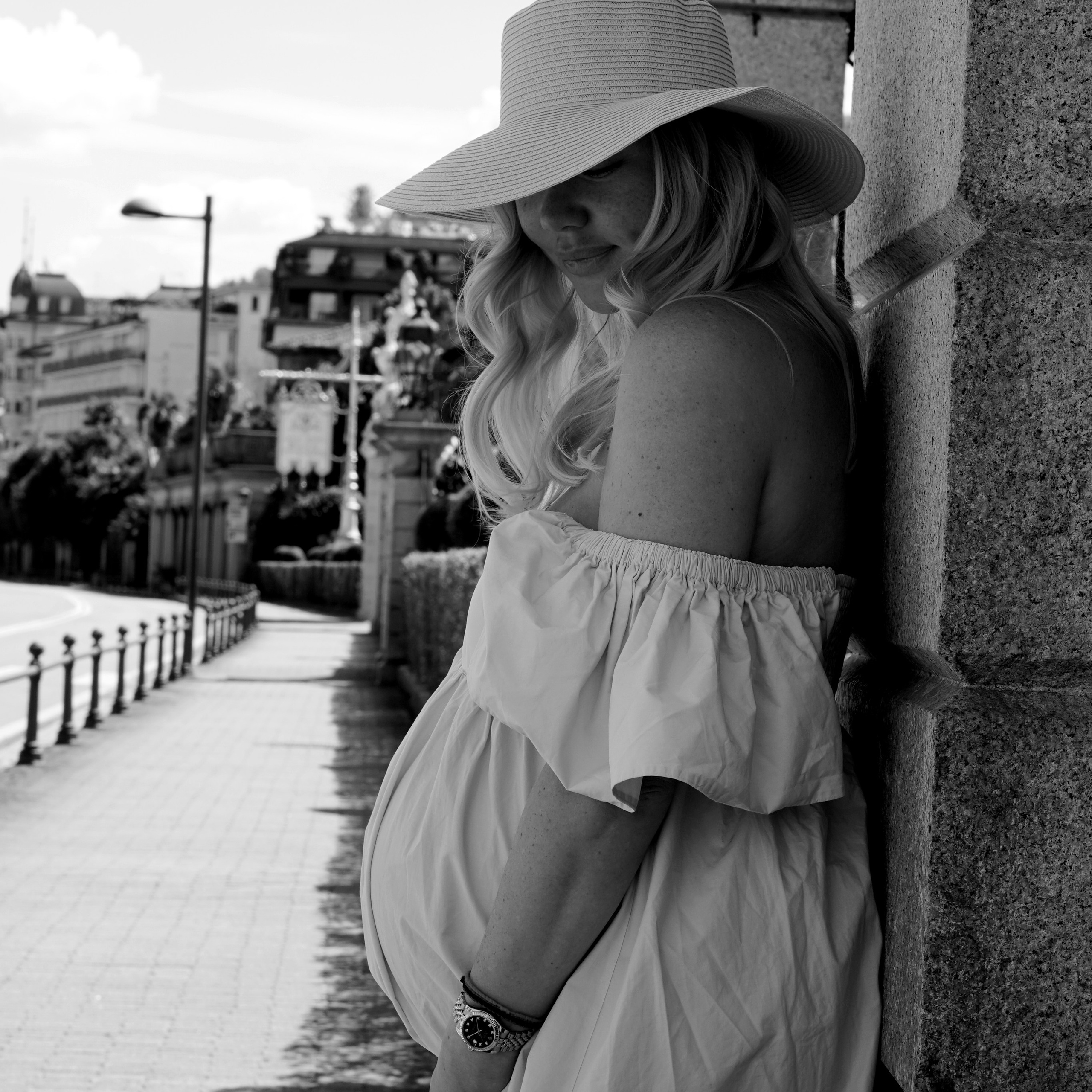 Marina, a moment of waiting, full of love
