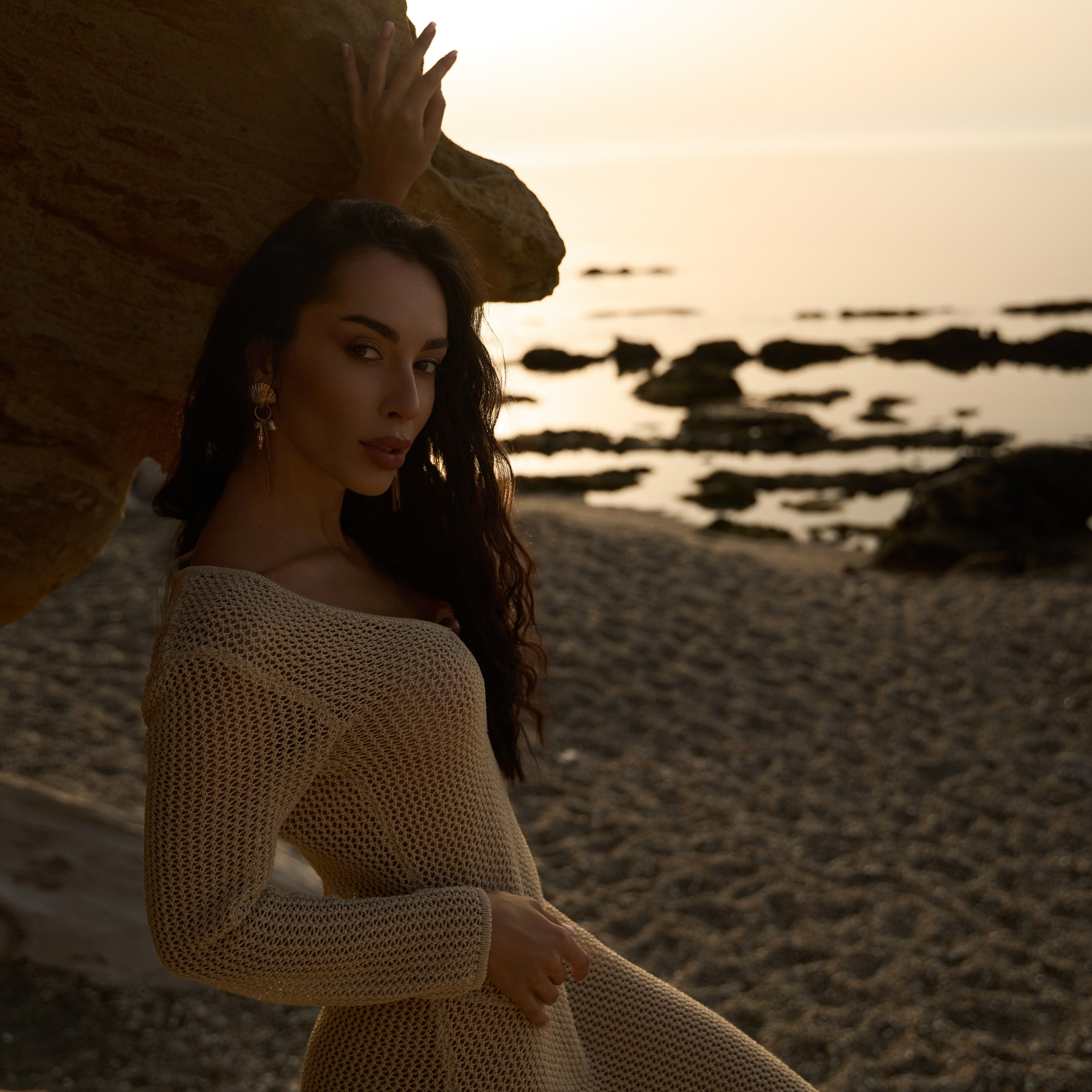 Sunrise between rocks