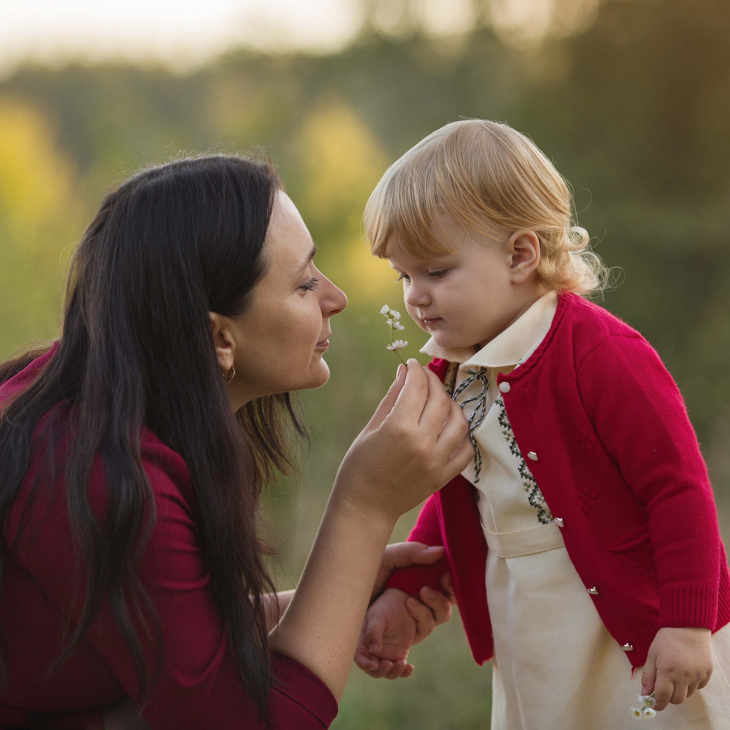 Семейная прогулка тёплой осенью