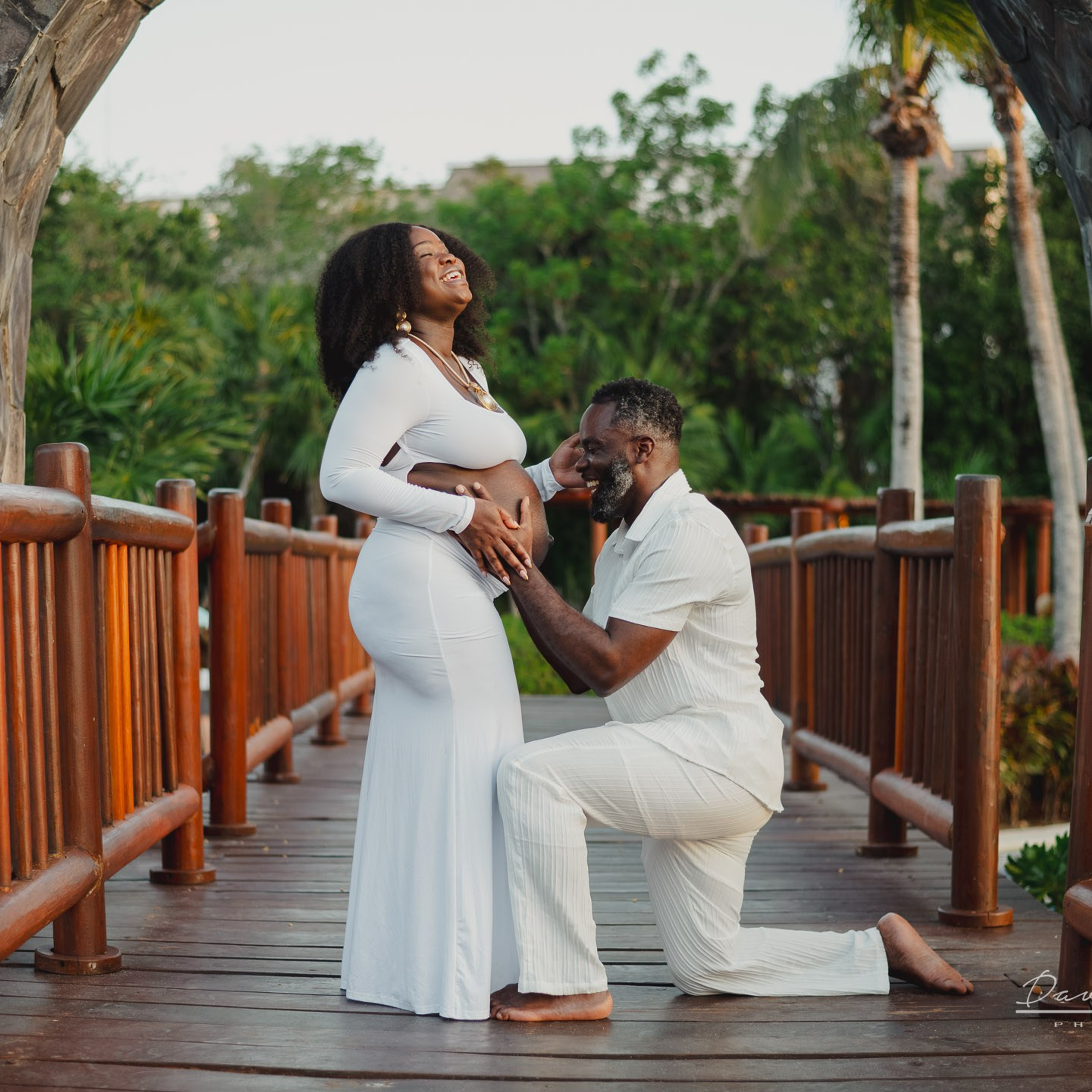 Sneak Peeks. Destination wedding photographer based in Cancun and Riviera Maya with service worldwide