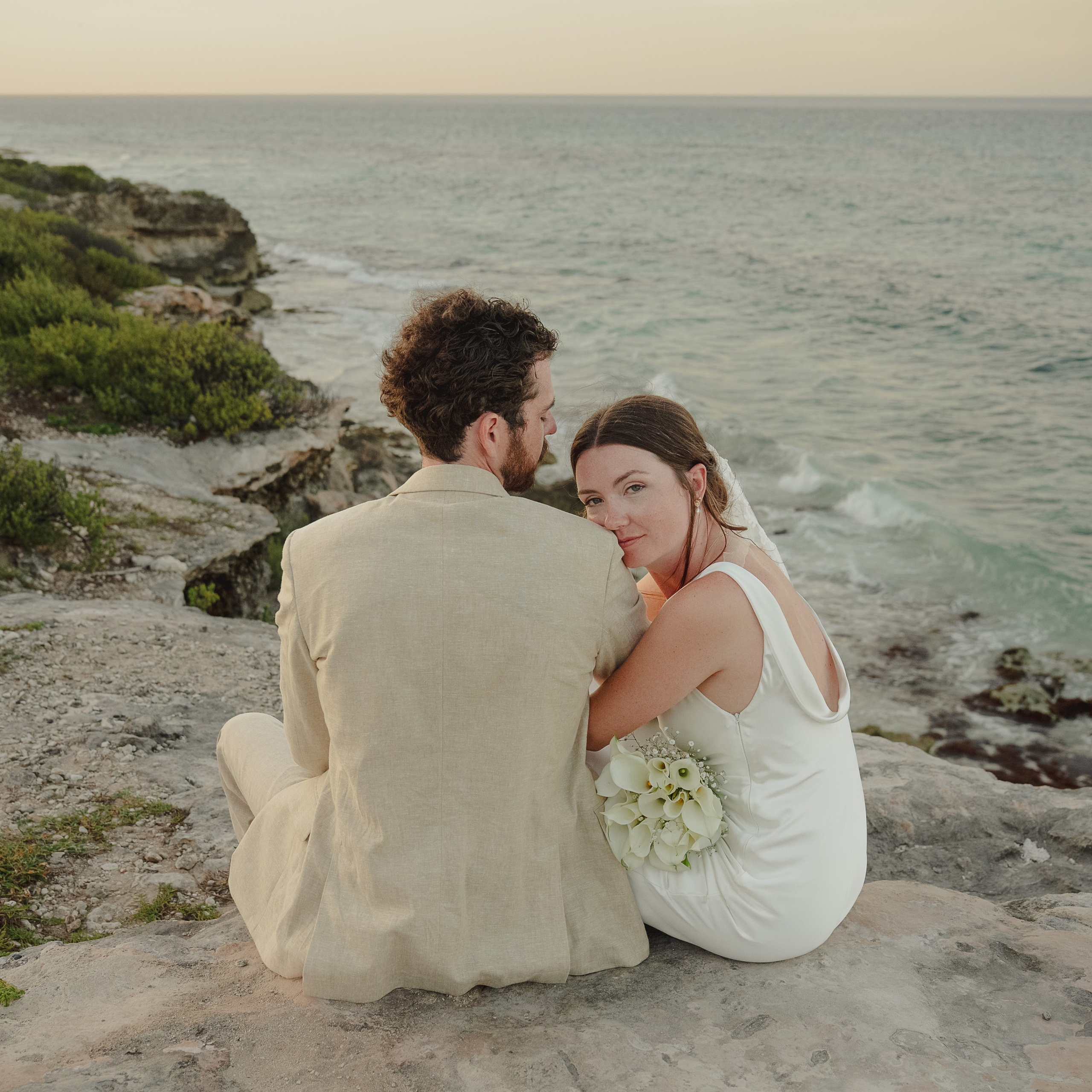 Sneak Peeks. Destination wedding photographer based in Cancun and Riviera Maya with service worldwide