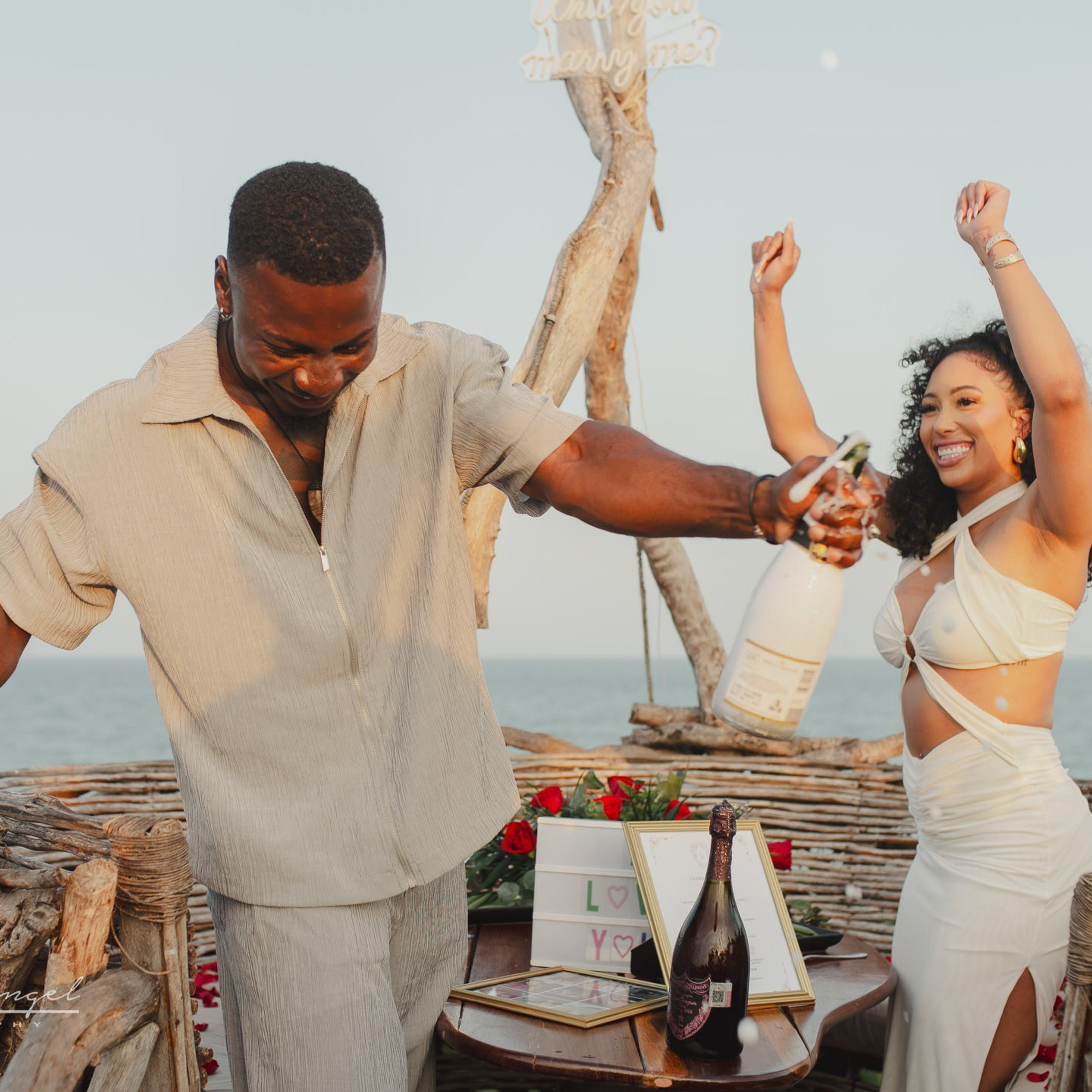 Sneak Peeks. Destination wedding photographer based in Cancun and Riviera Maya with service worldwide