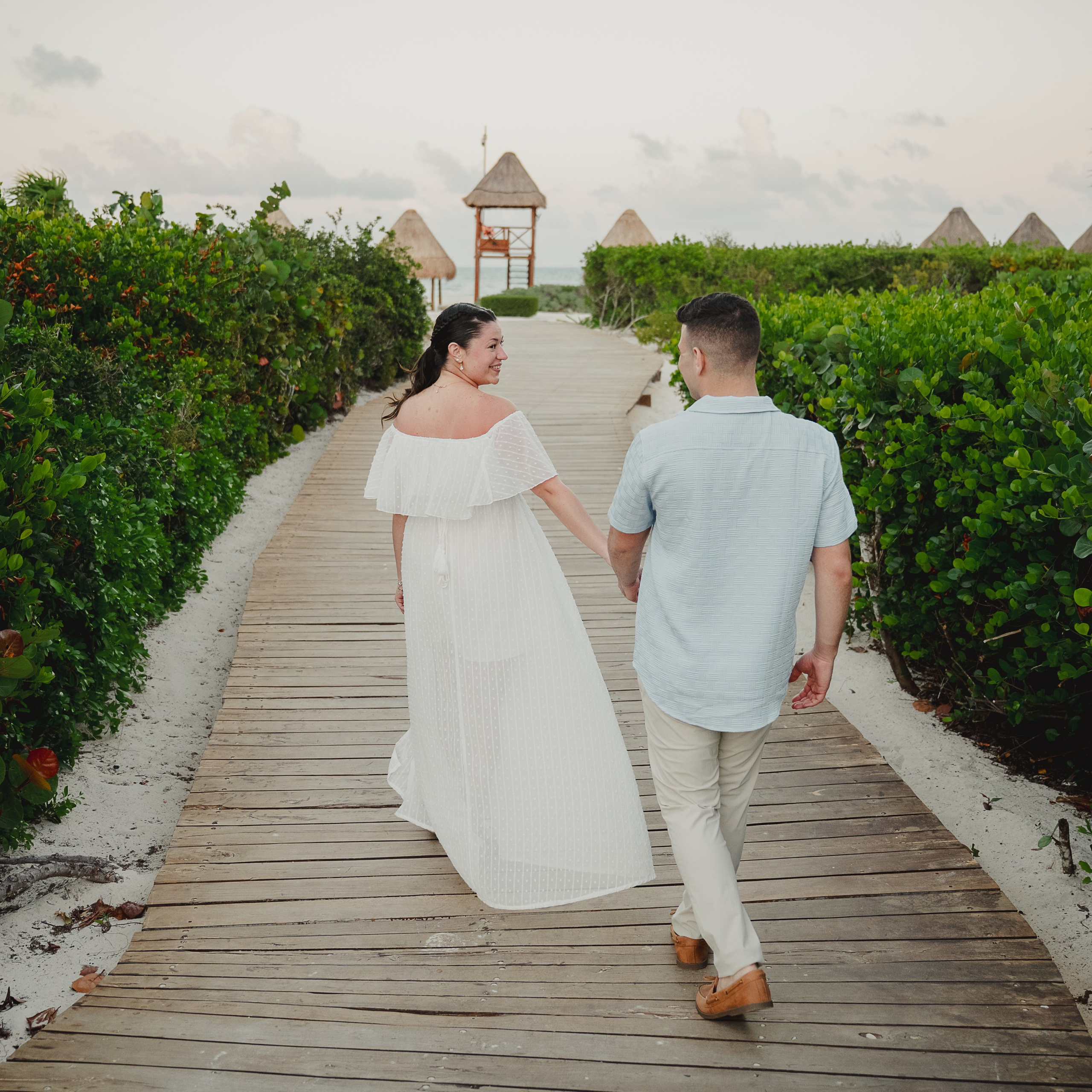 Sneak Peeks. Destination wedding photographer based in Cancun and Riviera Maya with service worldwide
