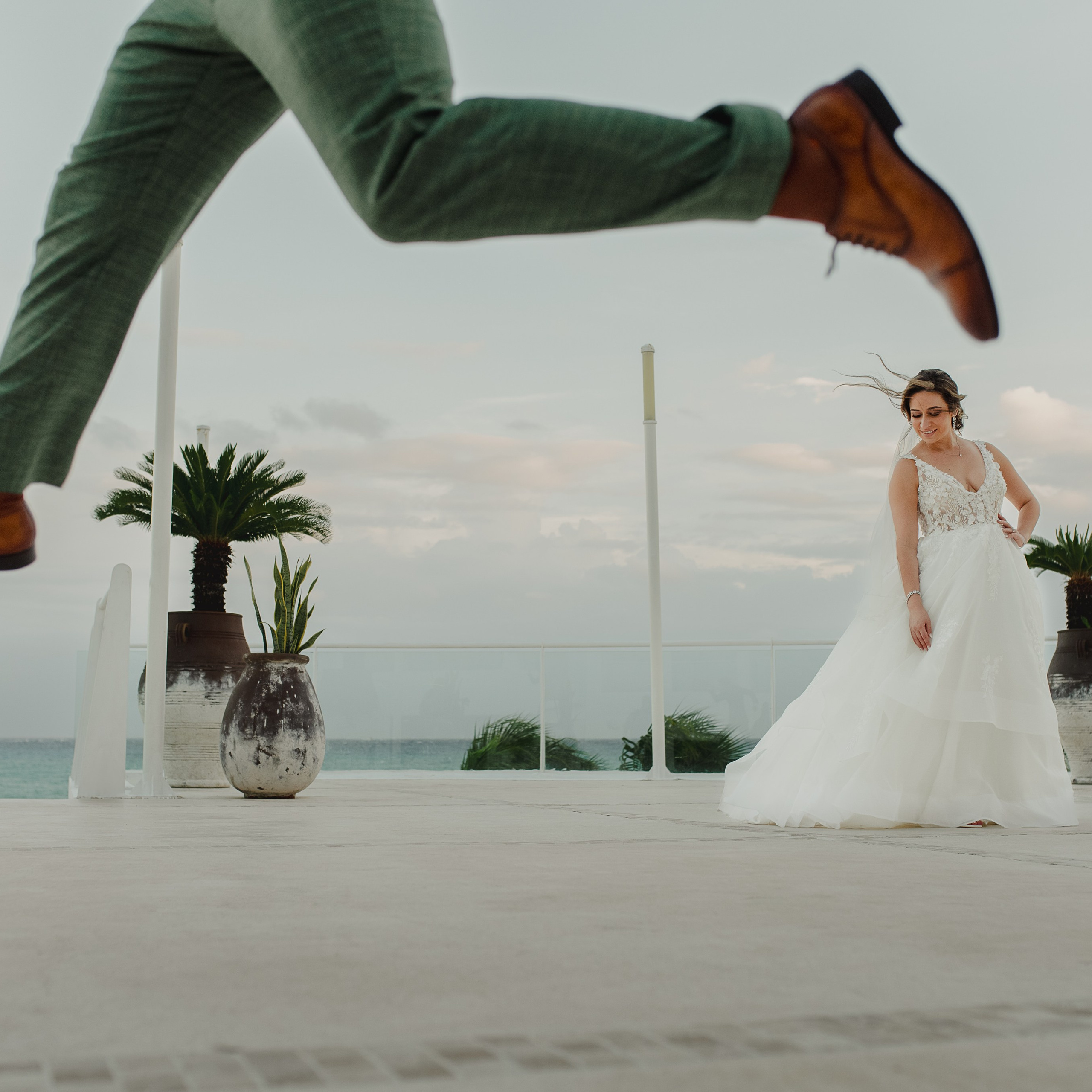 Sneak Peeks. Destination wedding photographer based in Cancun and Riviera Maya with service worldwide