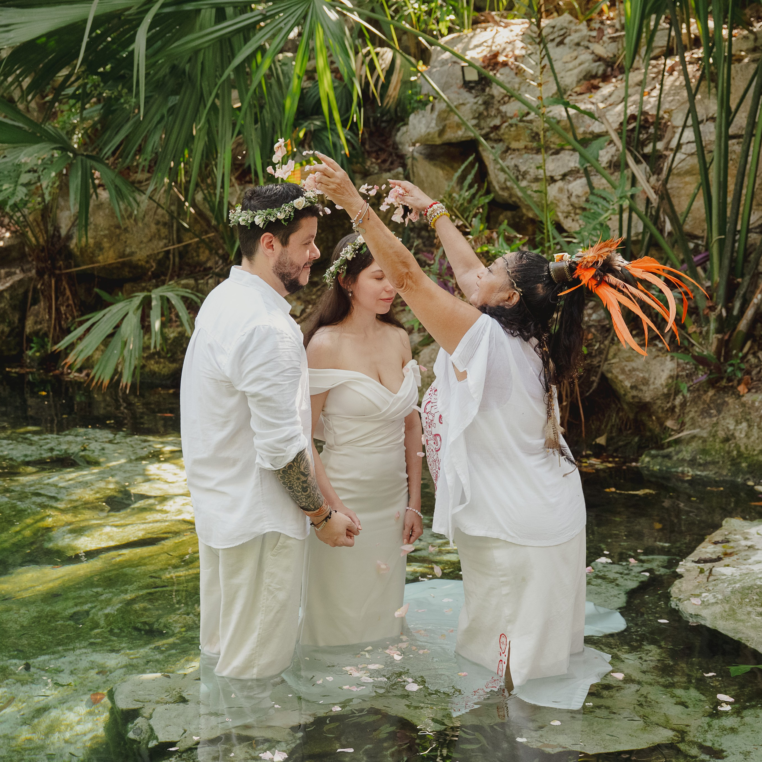 Sneak Peeks. Destination wedding photographer based in Cancun and Riviera Maya with service worldwide