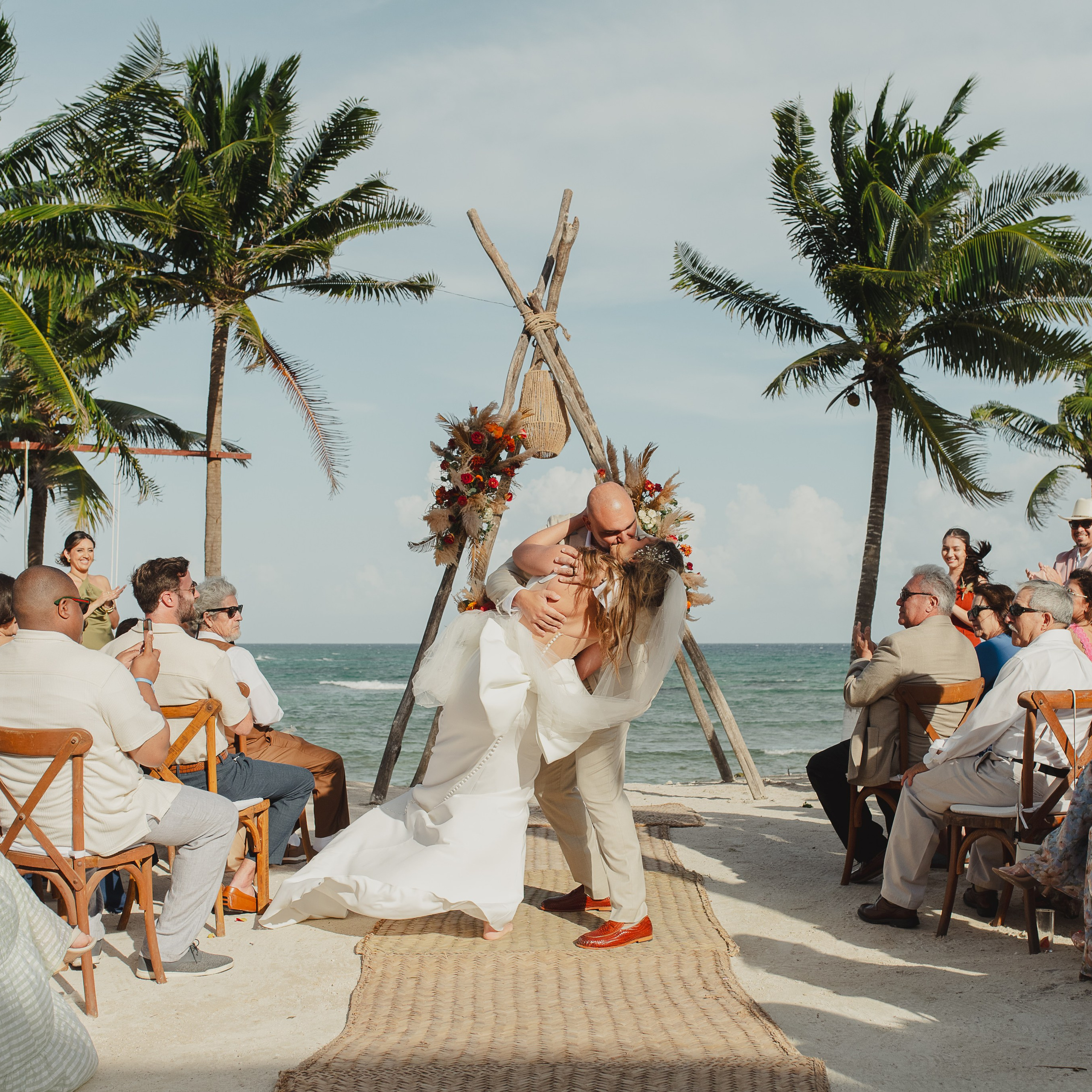 Sneak Peeks. Destination wedding photographer based in Cancun and Riviera Maya with service worldwide